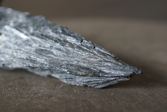 ブラックカイヤナイト Black Kyanite 1174