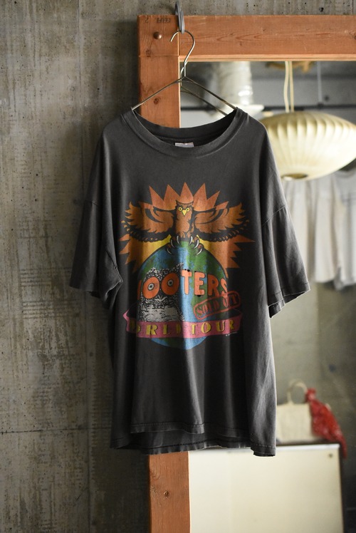OK／90's "HOOTERS" fade body original world tour tee.