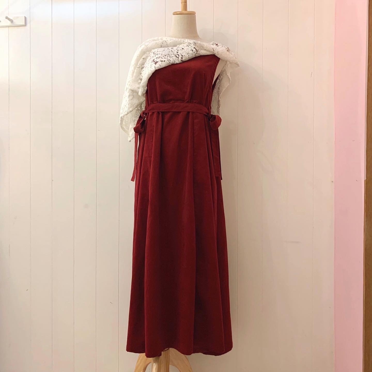 original : landmark jumper skirt / red × white