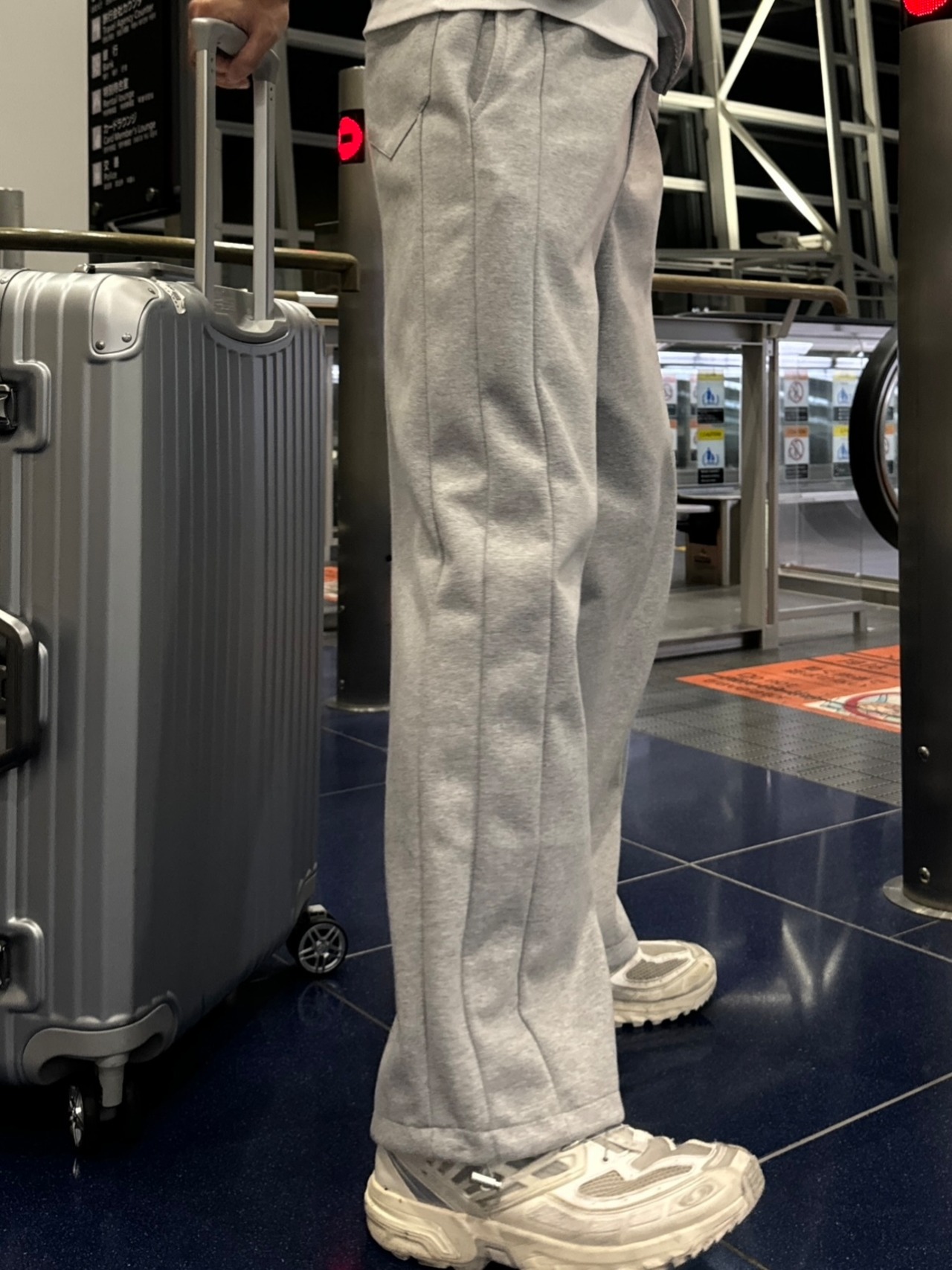 【SET】Cropped Sweat Hoodie & Cut-Out Drawstring Pants (2color) - 14