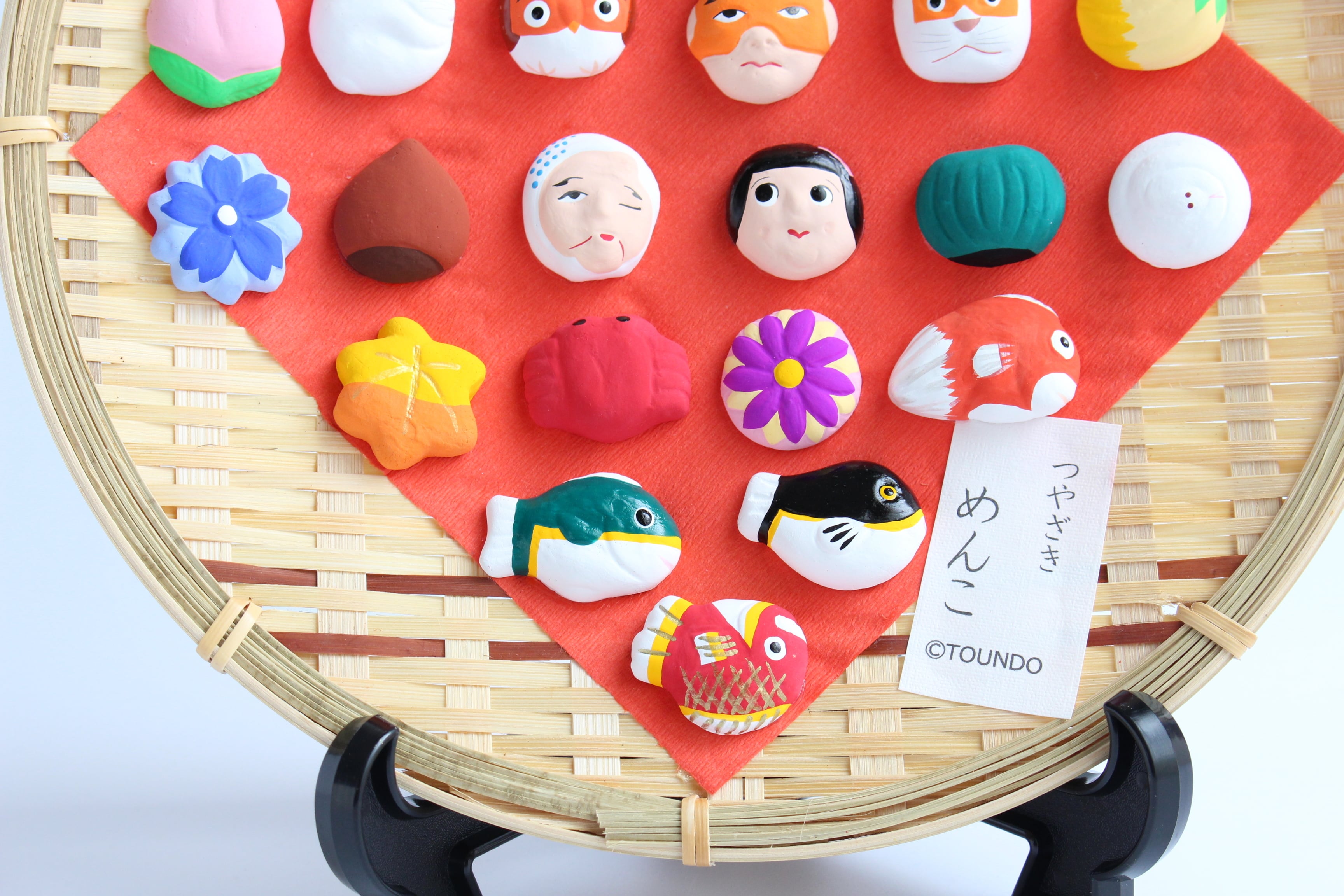 亀岡市八木町の梅林で人形に孤独つて素敵とつぶやく人 津屋崎人形 津屋崎めんこ（にわかver.） | にわかファン東雲堂