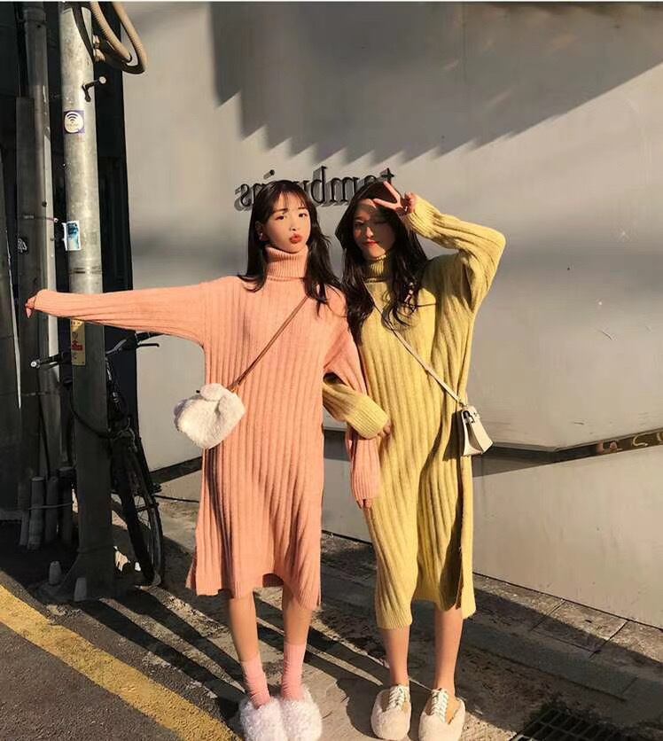 タートルネックニットワンピース