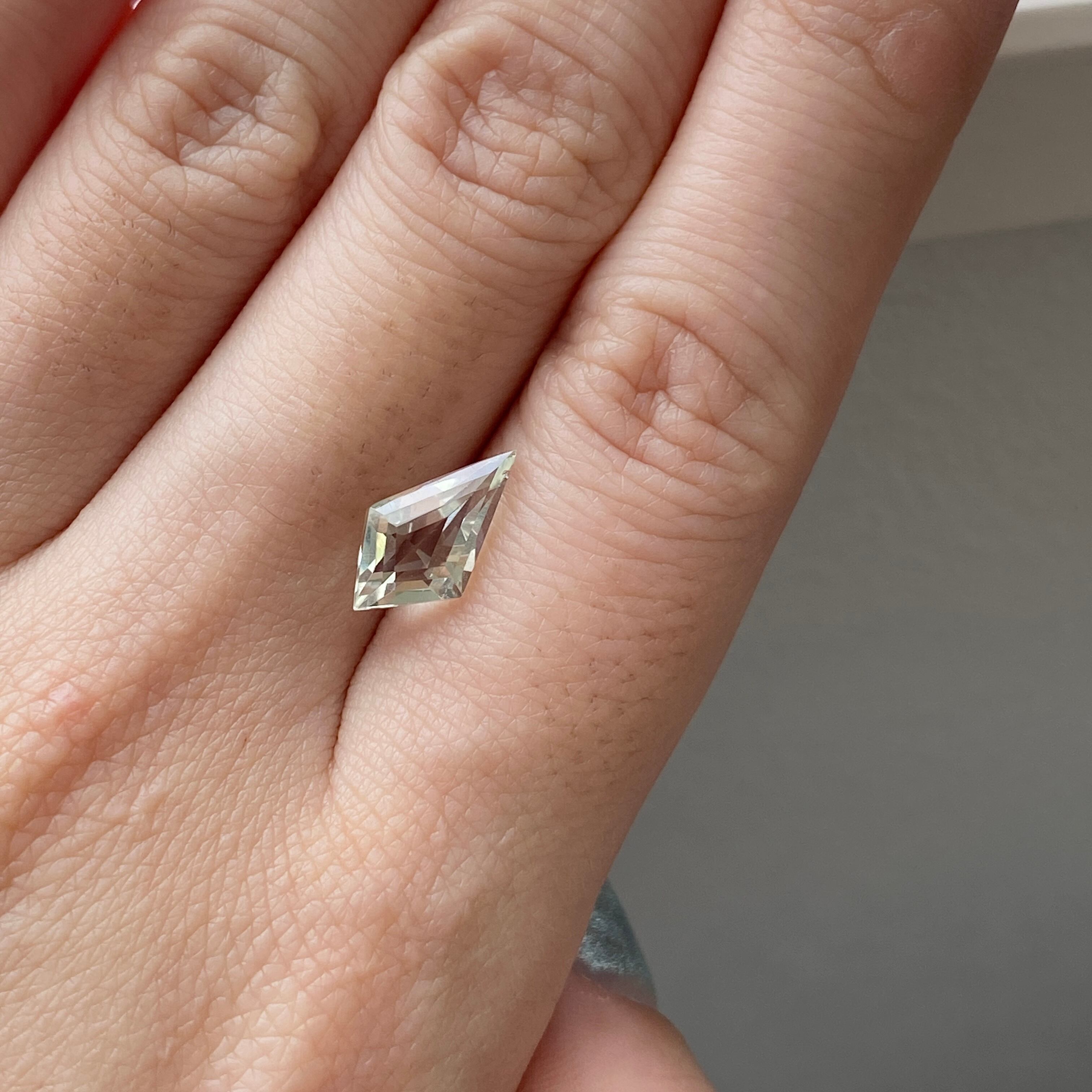 Green Amethyst 1.95ct グリーンアメジスト kg-0147