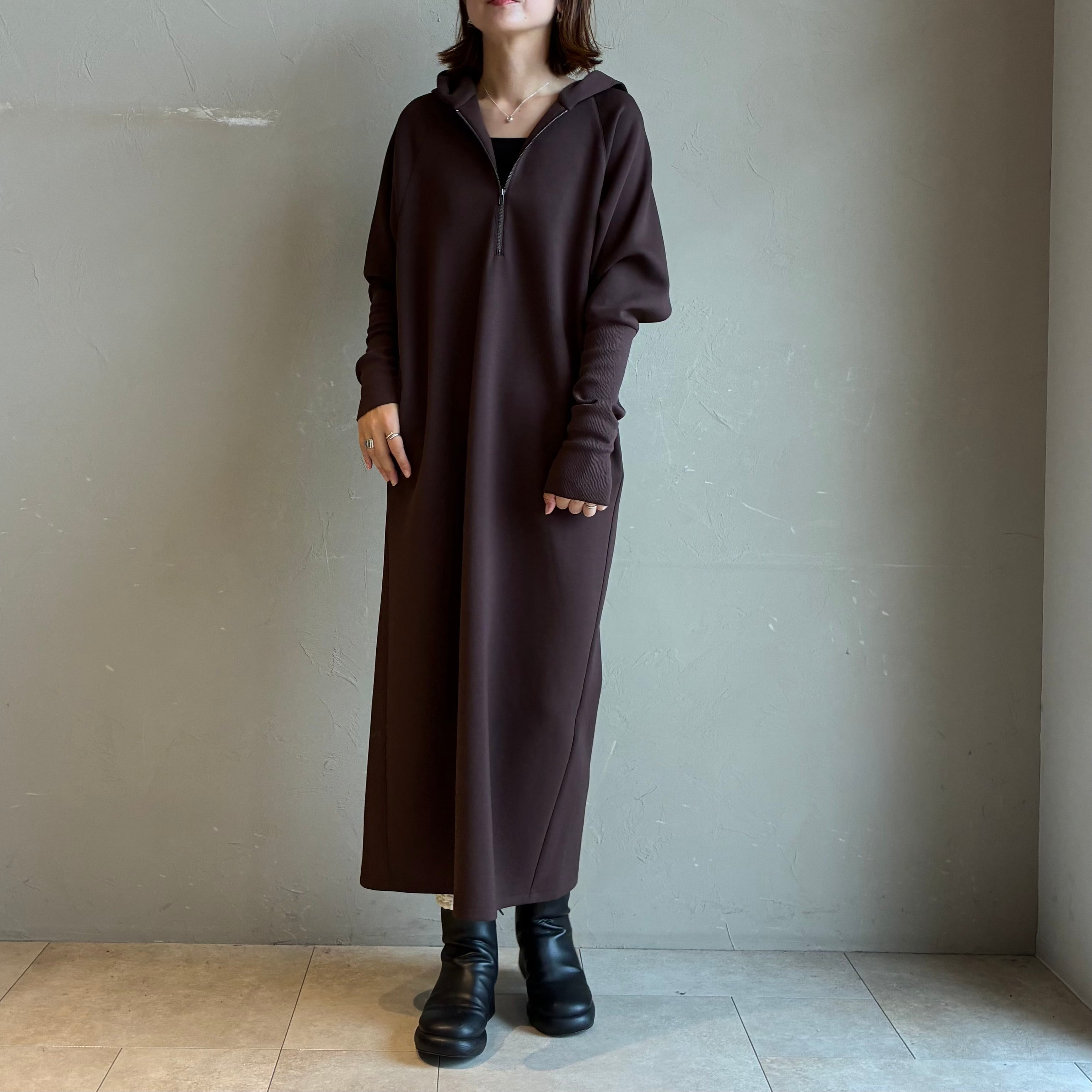 【 CLOCHE 】ダンボールニットジップフーディーワンピ