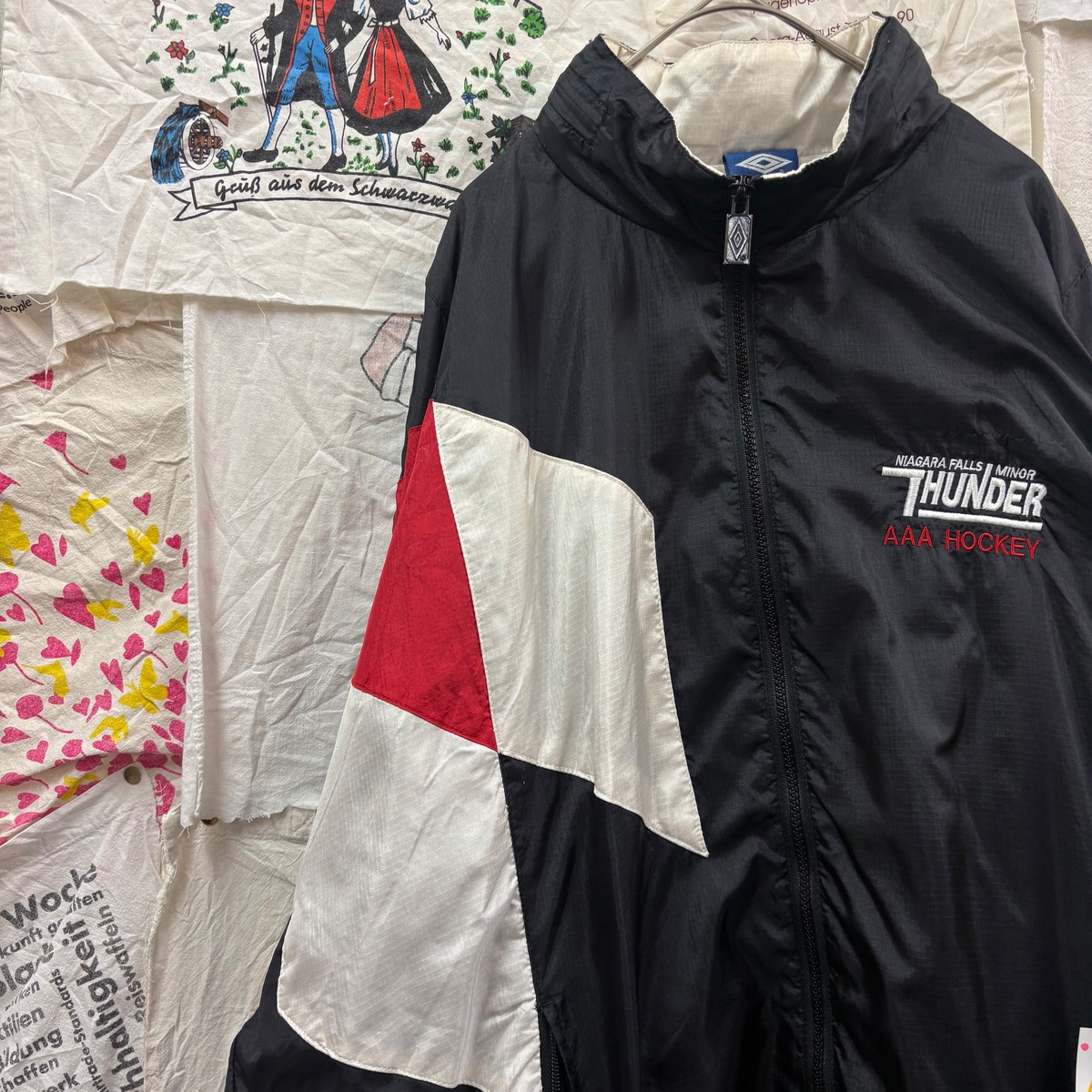 90s 青タグ UMBRO 企業ロゴ刺繍ナイロンジャケット | 古着屋PENNY