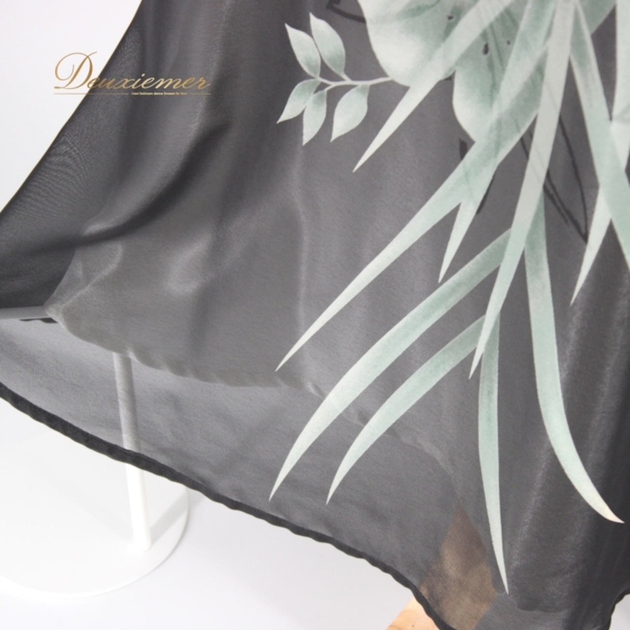 社交ダンス 衣装 スタンダード スカート レッスンウェア オールシーズン ブラック系 ホワイト系 黒 白 練習着 透け感 かわいい ステージ衣装 ボタニカルプリント シンプル エレガント おしゃれ ダンススカート フェミニン 通気性 薄手 軽量 女性用 ロングスカート ストレッチ無し フォーマル 体型カバー 日常使い 北欧風 デイリースタイル