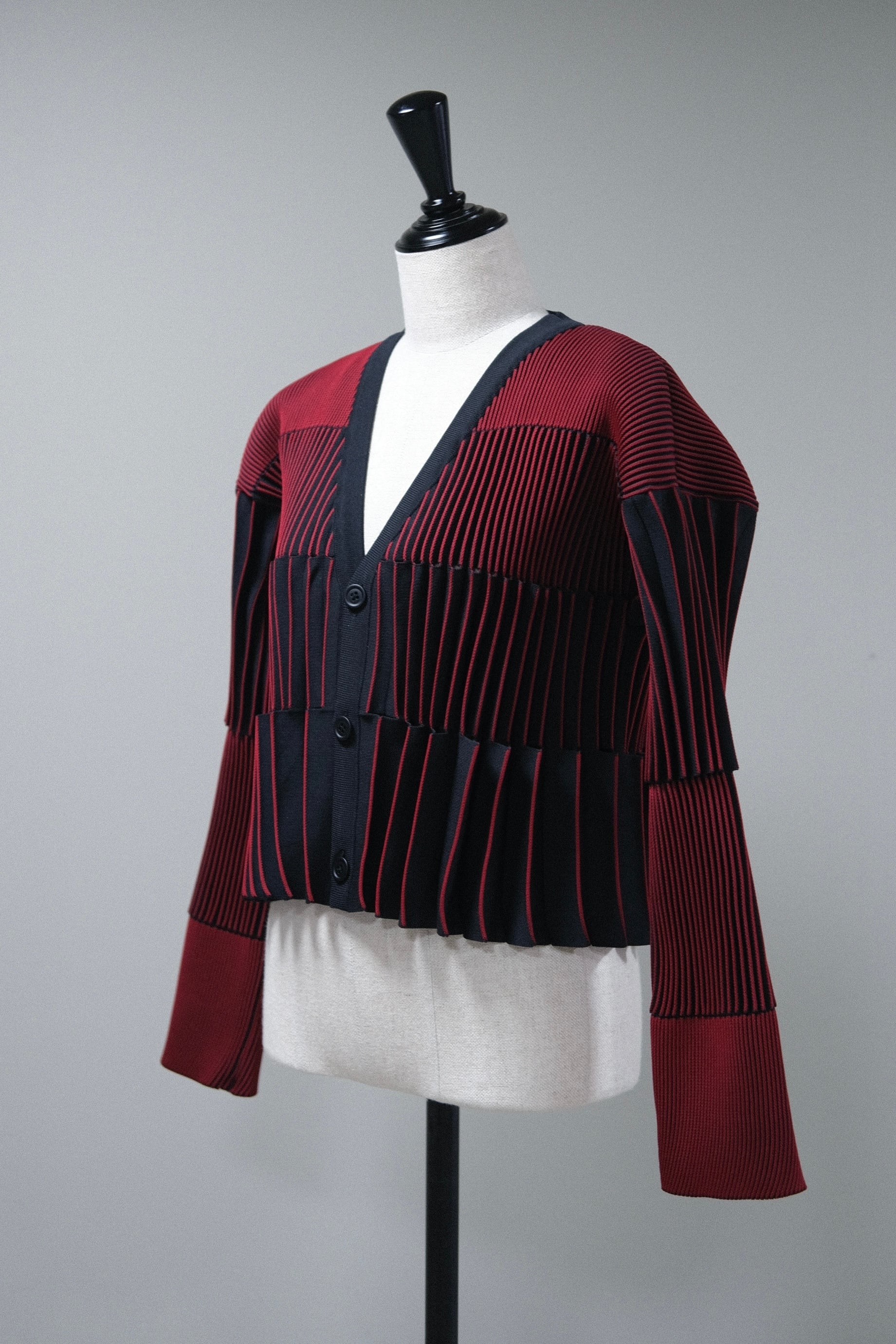 CFCL】 ACCORDION CROPPED CARDIGAN -maroon red multi- | loop