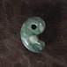 糸魚川翡翠 圧砕 ゆるまがたま 勾玉  12.3 g Itoigawa crushed Jadeite Magatama