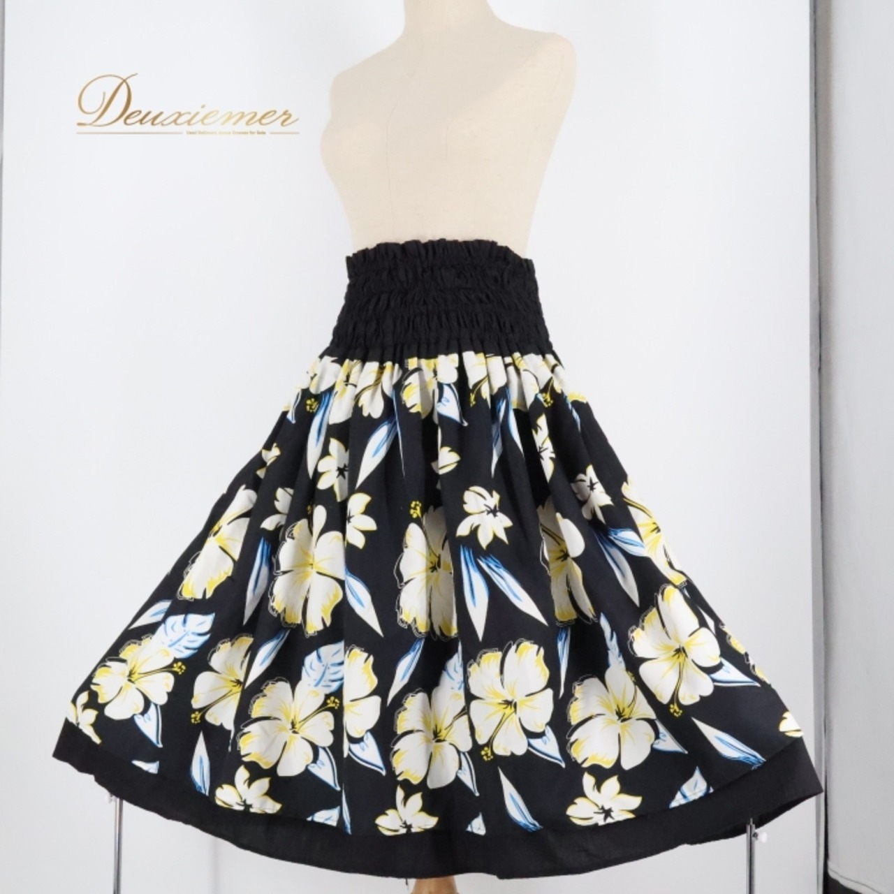 フラダンス 衣装 パウスカート ブラック系 ハイビスカス柄 ハワイアンプリント アロハ レッスン 練習 ハワイアン かわいい おしゃれ 上品 大人っぽい ホワイト系 イエロー系 ブルー系 黒 白 黄 水色 フラ ダンス スカート 大人 かわいい スカート おしゃれ フラダンス衣装 ハワイアンデザイン エレガント きれいめ フラスタイル レディース