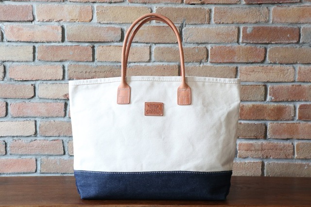 Heritage Leather Company Day Tote: Natural / Navy