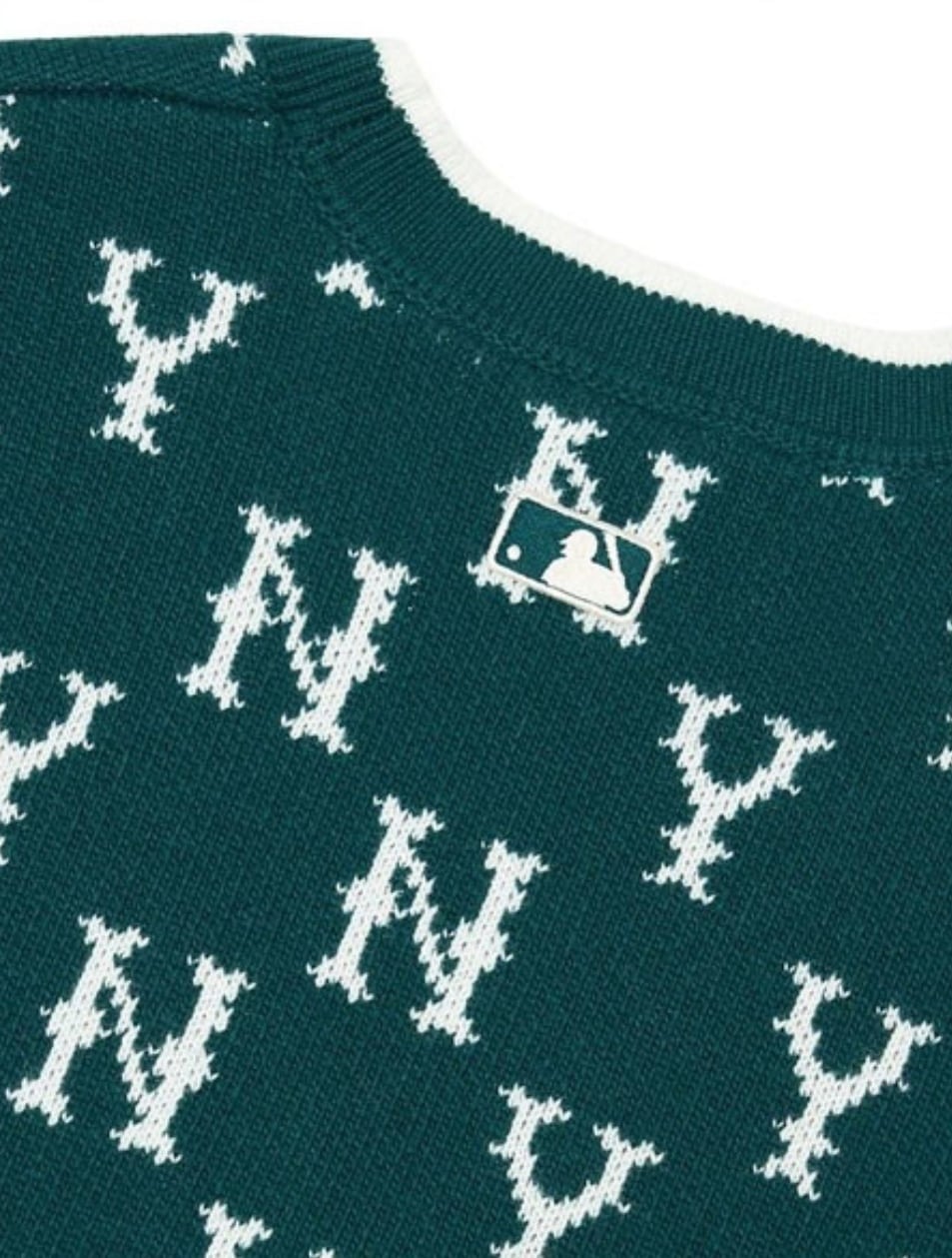 MLB ユニセックス総柄カーディガン¥32,000+tax(¥35200)