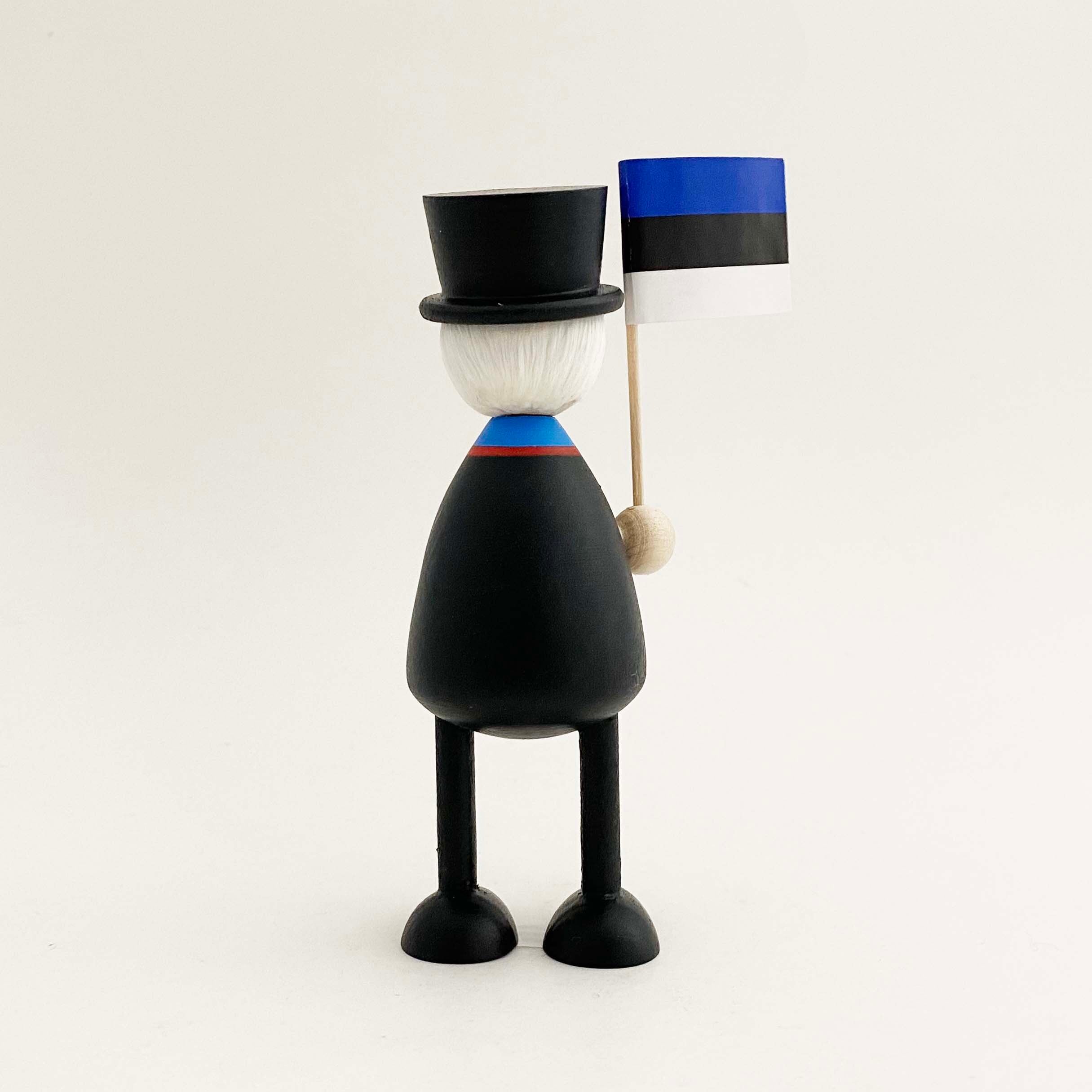 エストニア人形（国旗を持つ少年）