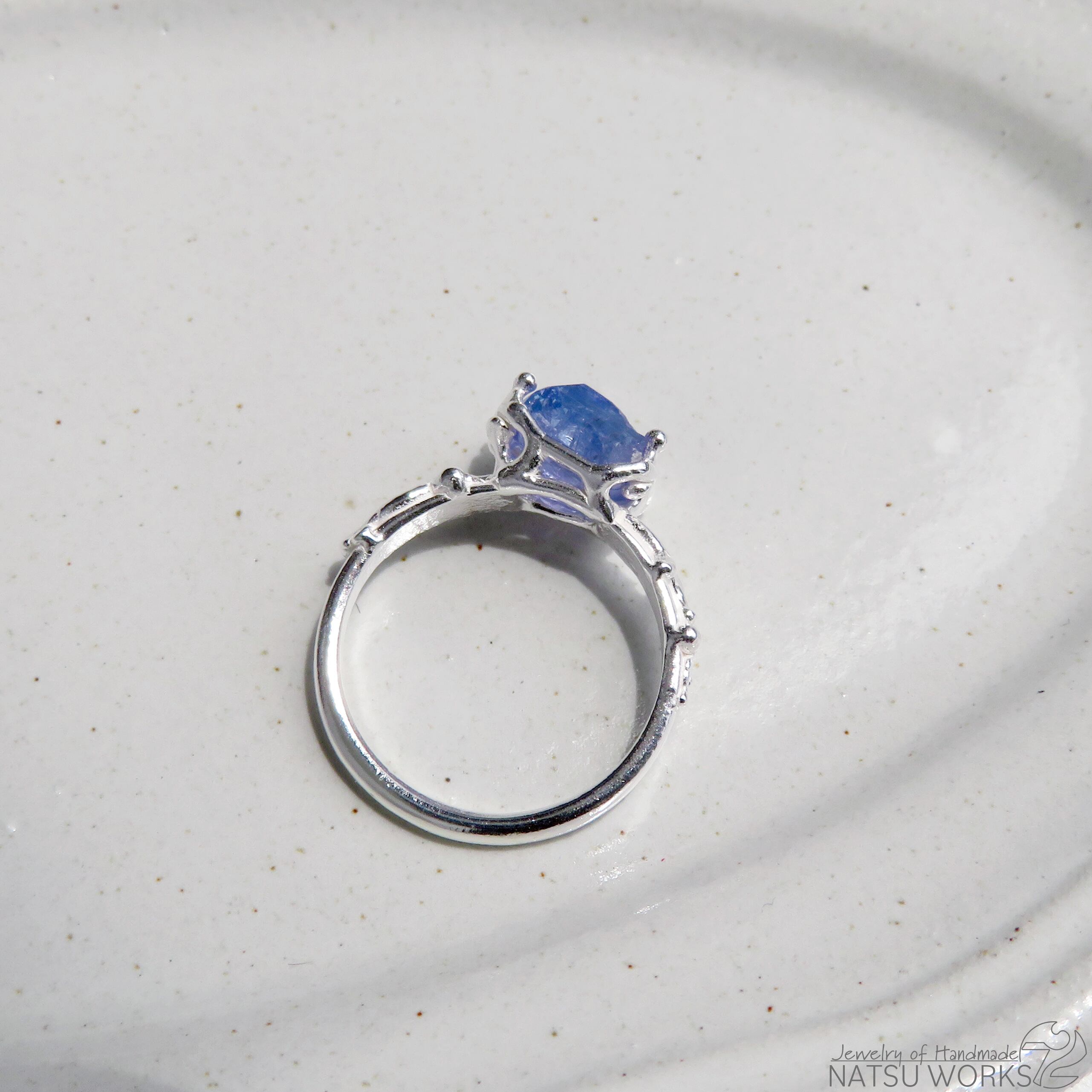 タンザナイト リング / rough Tanzanite Ring | NATSU WORKS Jewelry タンザナイト リング / rough Tanzanite Ring | NATSU WORKS Jewelry