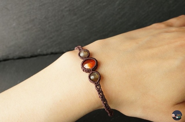 宝石質サンストーンの一点物マクラメブレスレット<太陽のお守り>