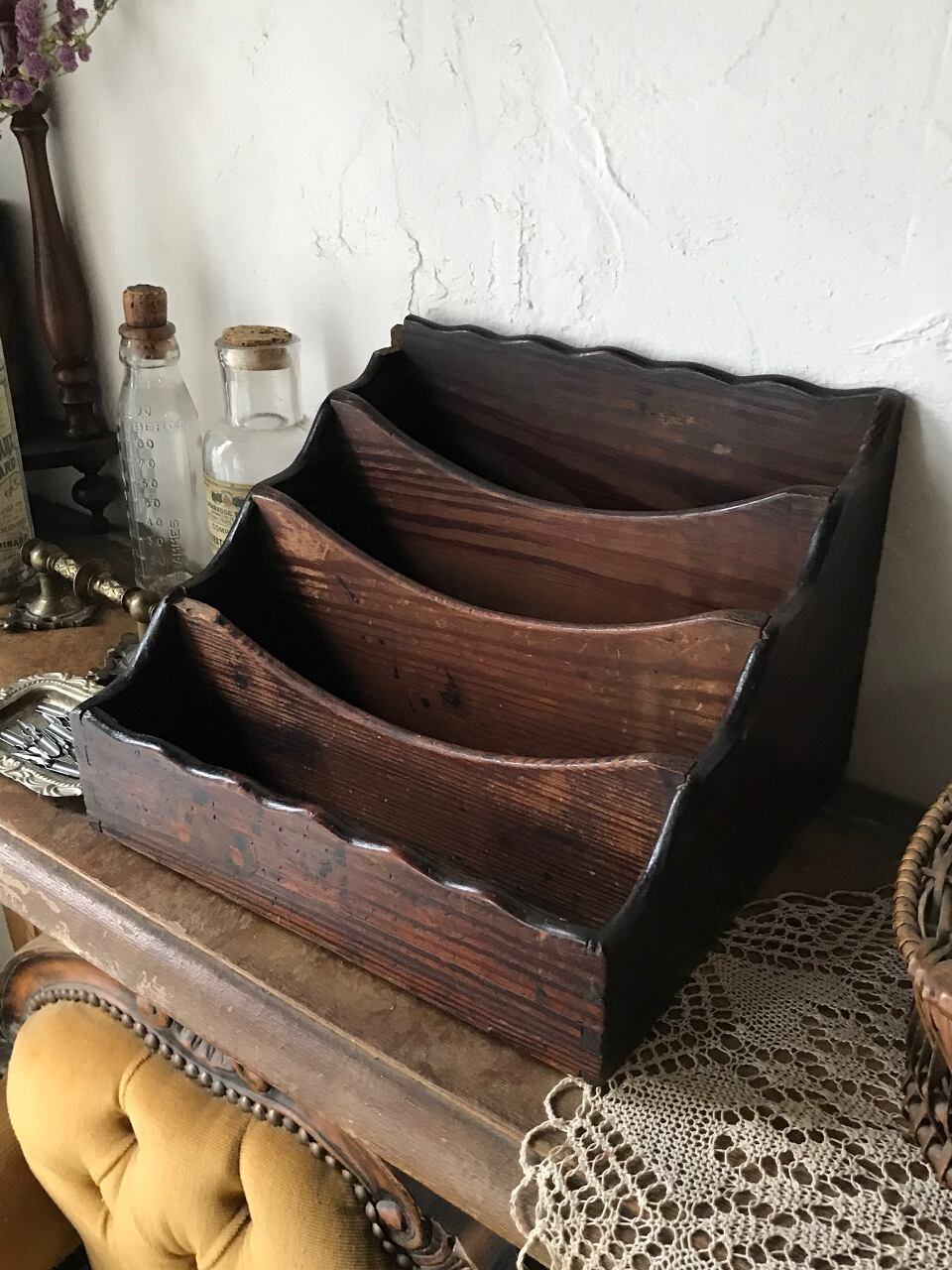 フランス アンティーク 卓上レターラック 焦げ茶 | Brocante de La