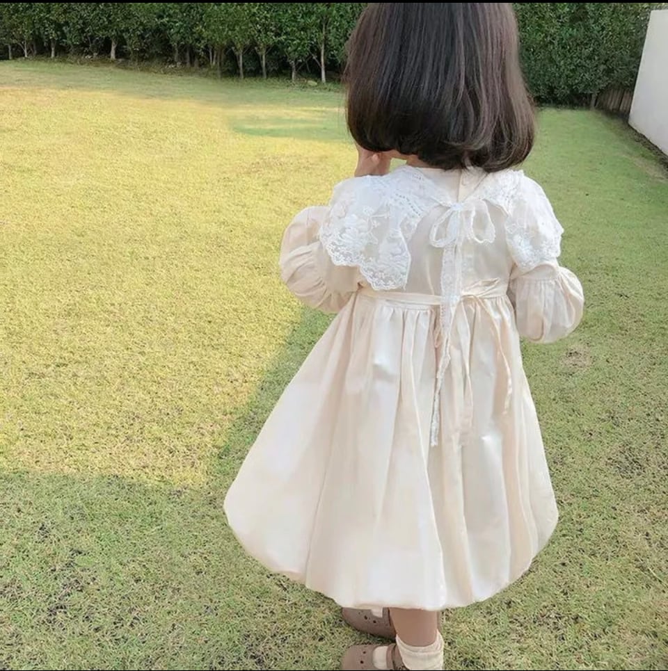 レースカラーバルーンワンピース…….ナチュラル ドレス 海外子供服 プチプラ 女の子 ホワイト 襟 韓国