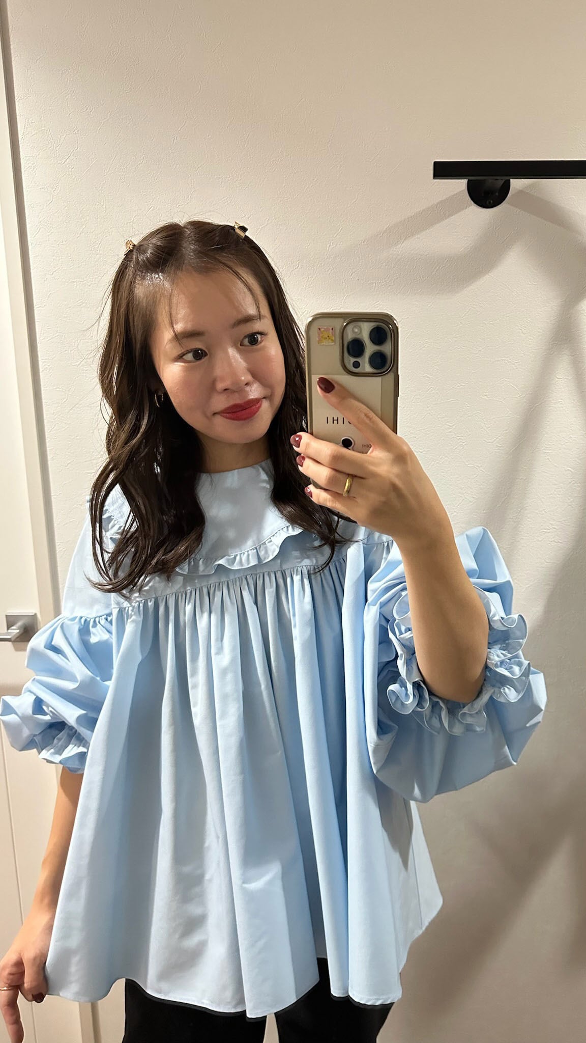 再販・新色】フリルカラーブラウス_サックス | YOIHI 