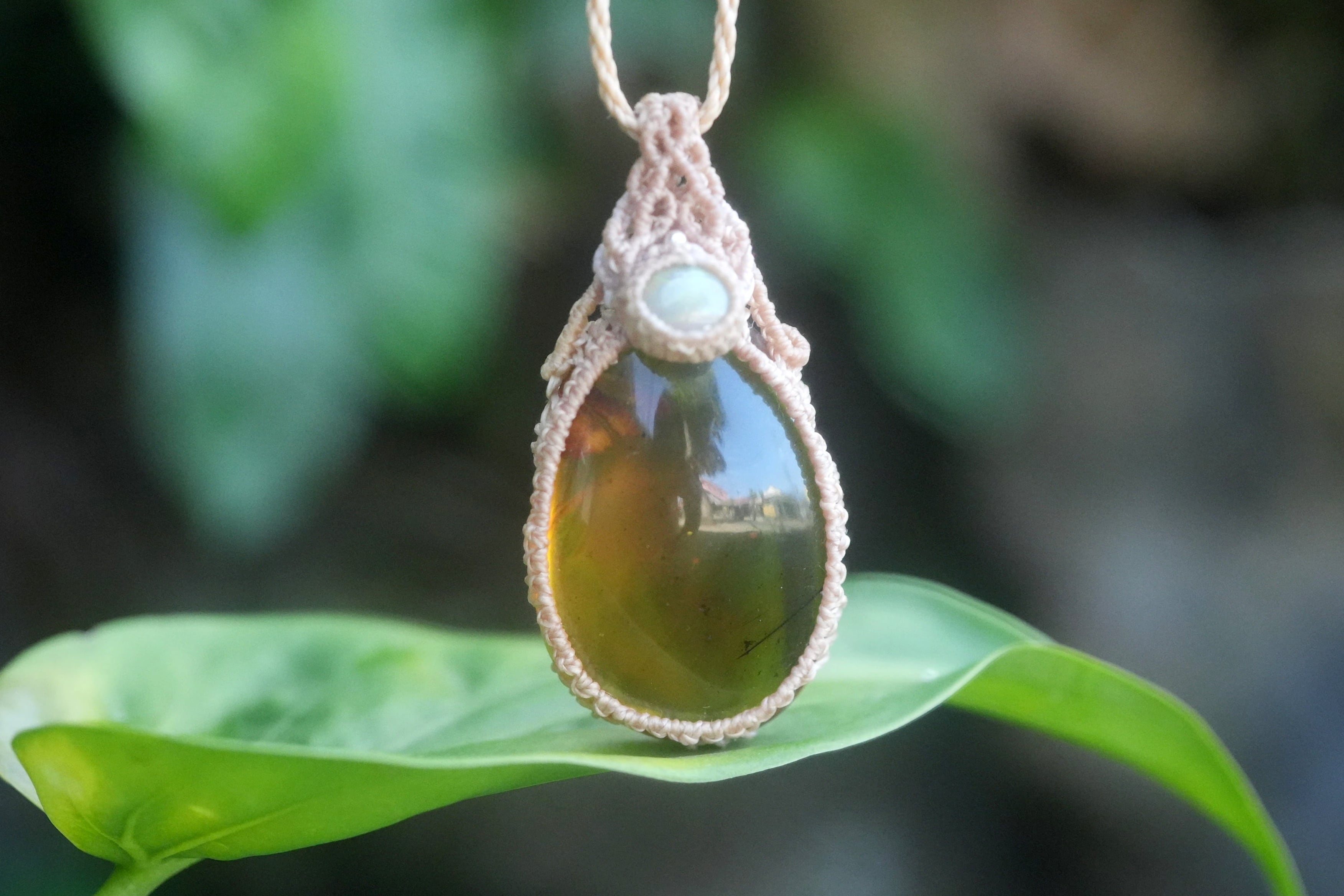 琥珀☆特大虫入り☆アンバー マクラメネックレス1543 | Funky garuda