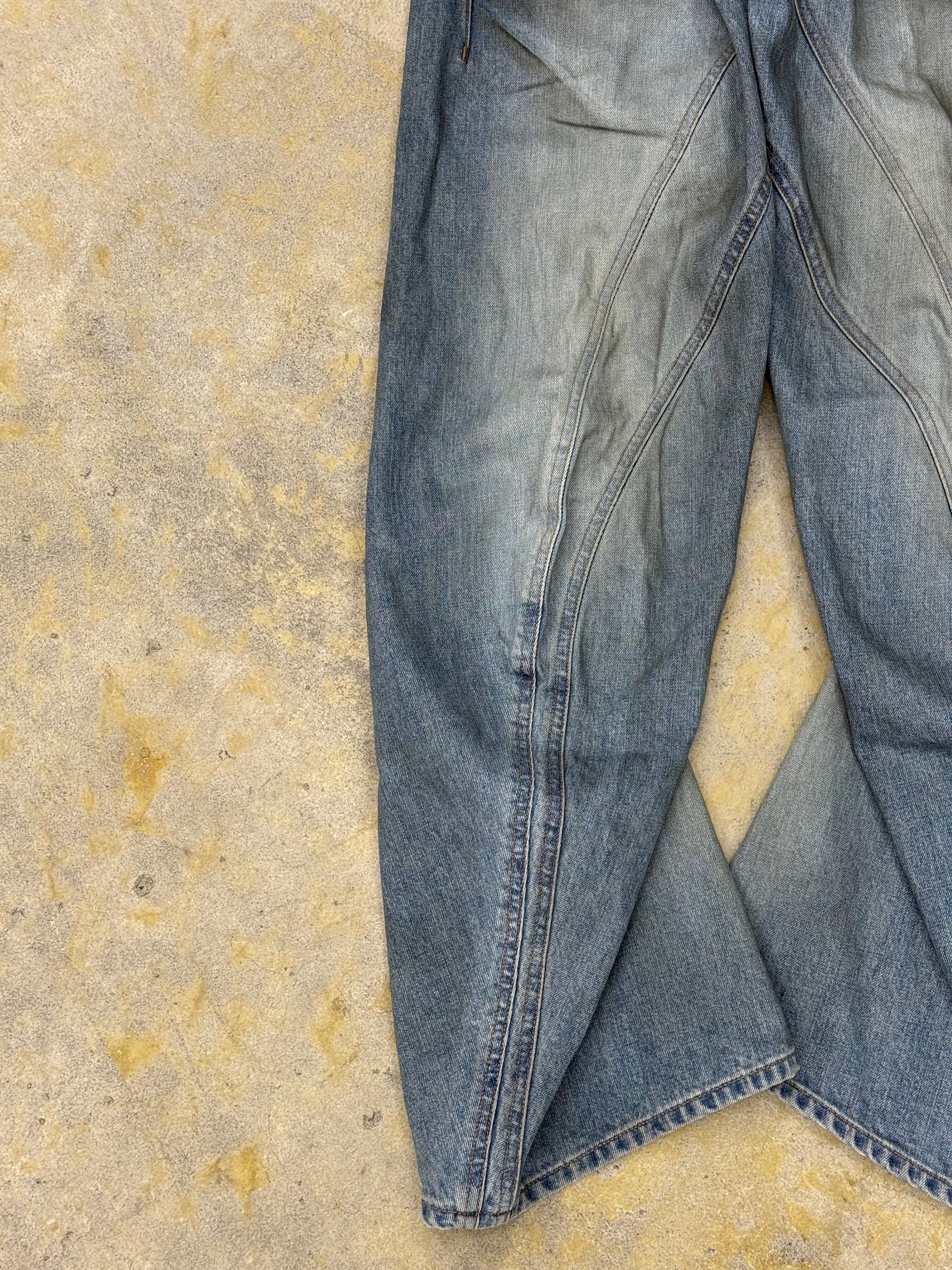 NVRFRGT | 3D TWISTED JEANS 3.0 | DIRTY FADEDE INDIGO | HOWDAY