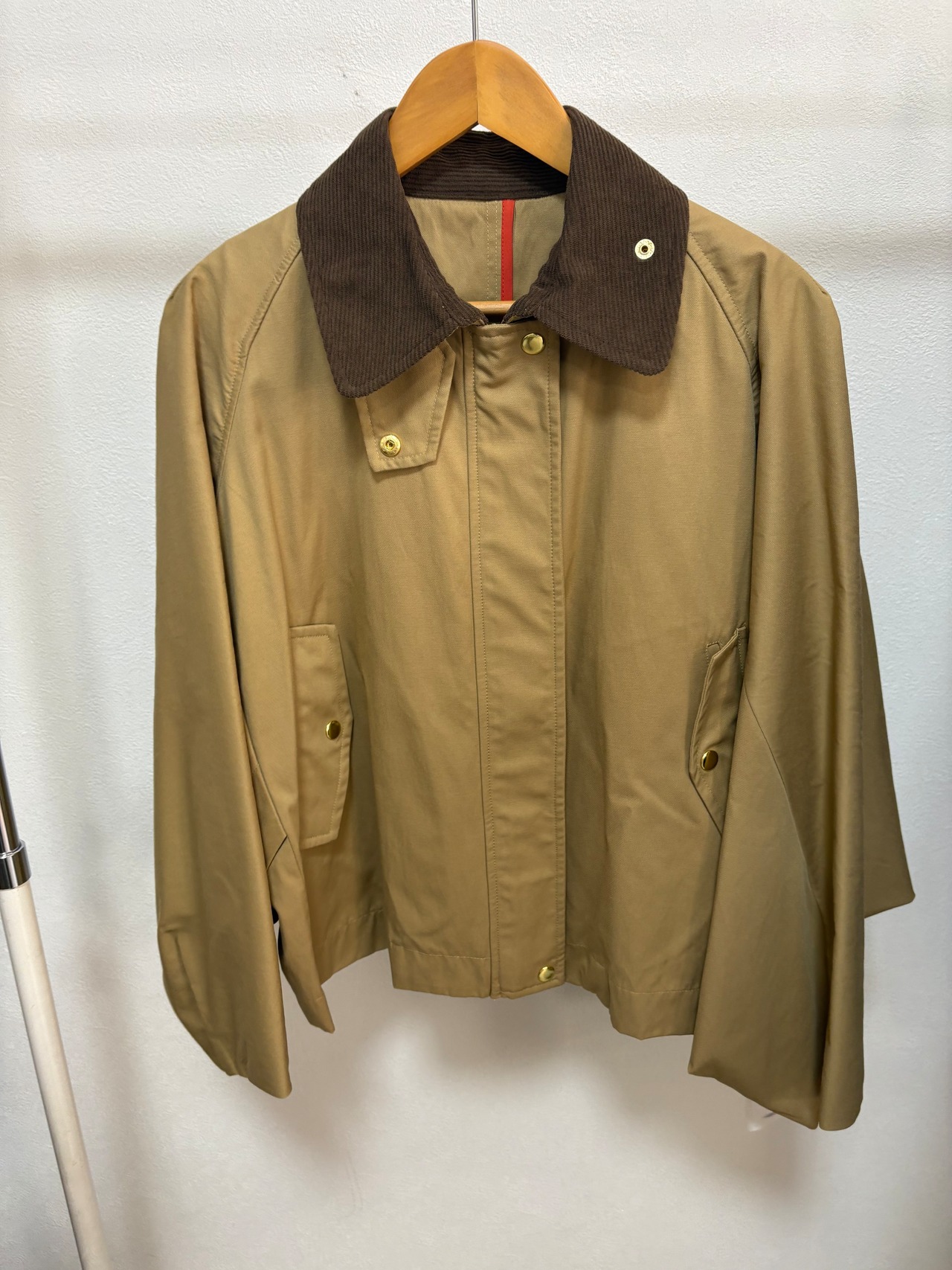 LUGIVA ショートトレンチジャケット 302542