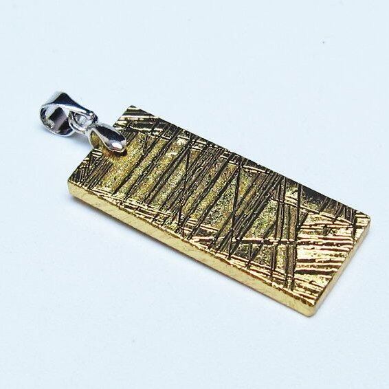 ギベオン ペンダント 隕石 メテオライト ゴールド 一点物 おまかせ便 112-13551