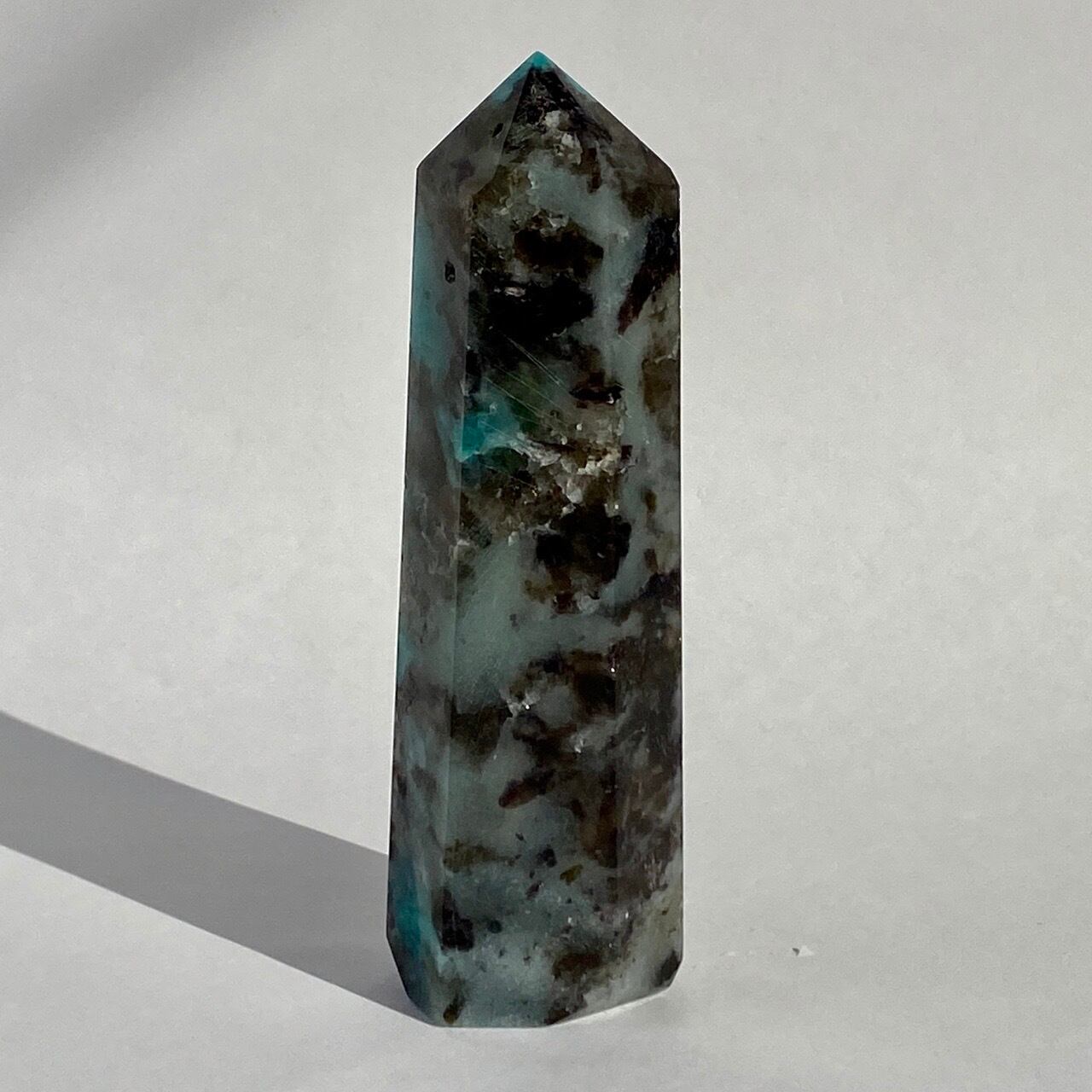 マイカ共生アマゾナイト x スモーキークォーツのポイント Amazonite x