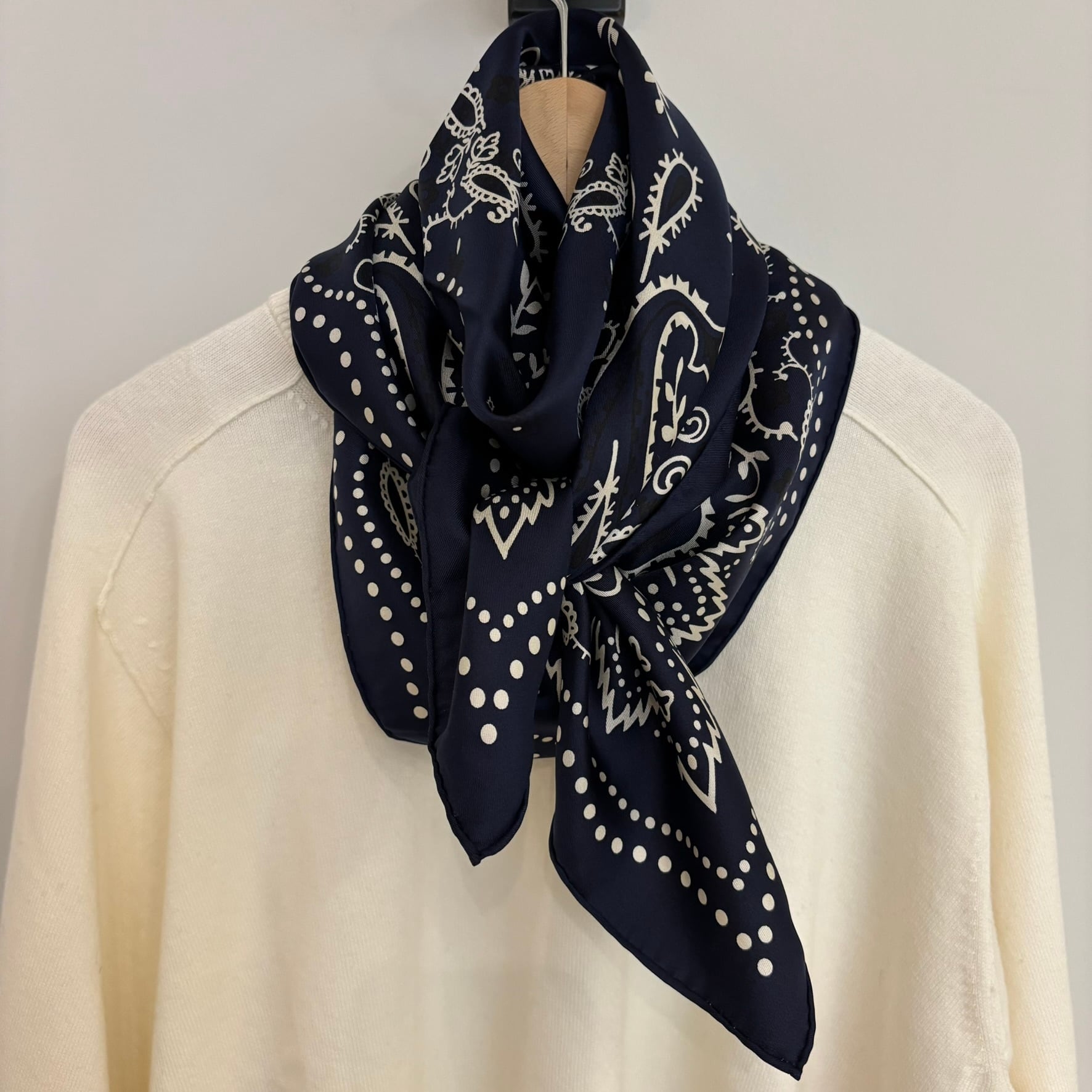 manipuri:8 シルク スカーフ (カレイドバンダナ) 88cm × 88cm