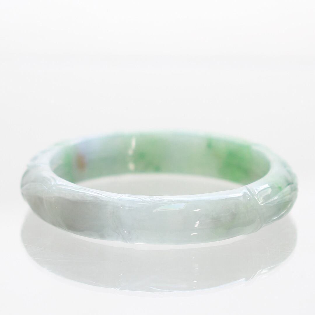 翡翠のバングル、パールまでめて 内径 55.4mm】翡翠彫りバングル A貨翡翠 jd_bg1302 | 【MeiNu