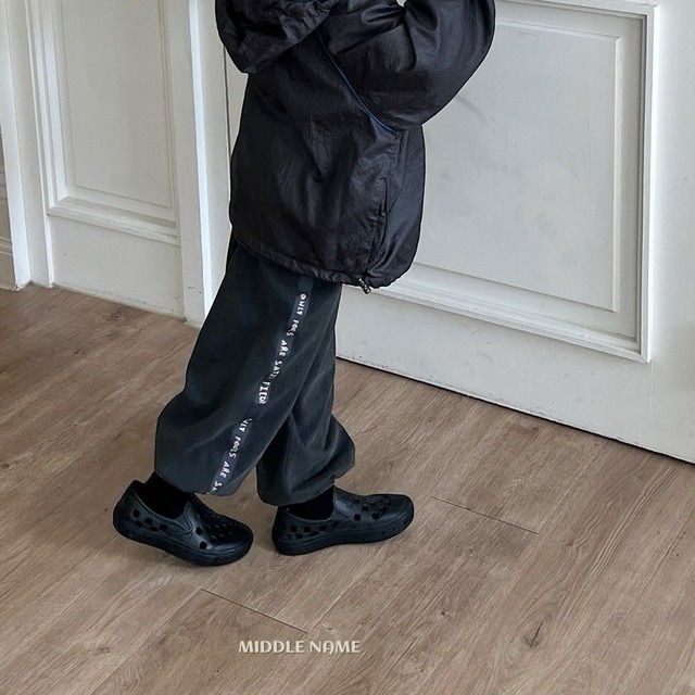 *即納* MIDDLE NAME ピグメントテープジョガーパンツ
