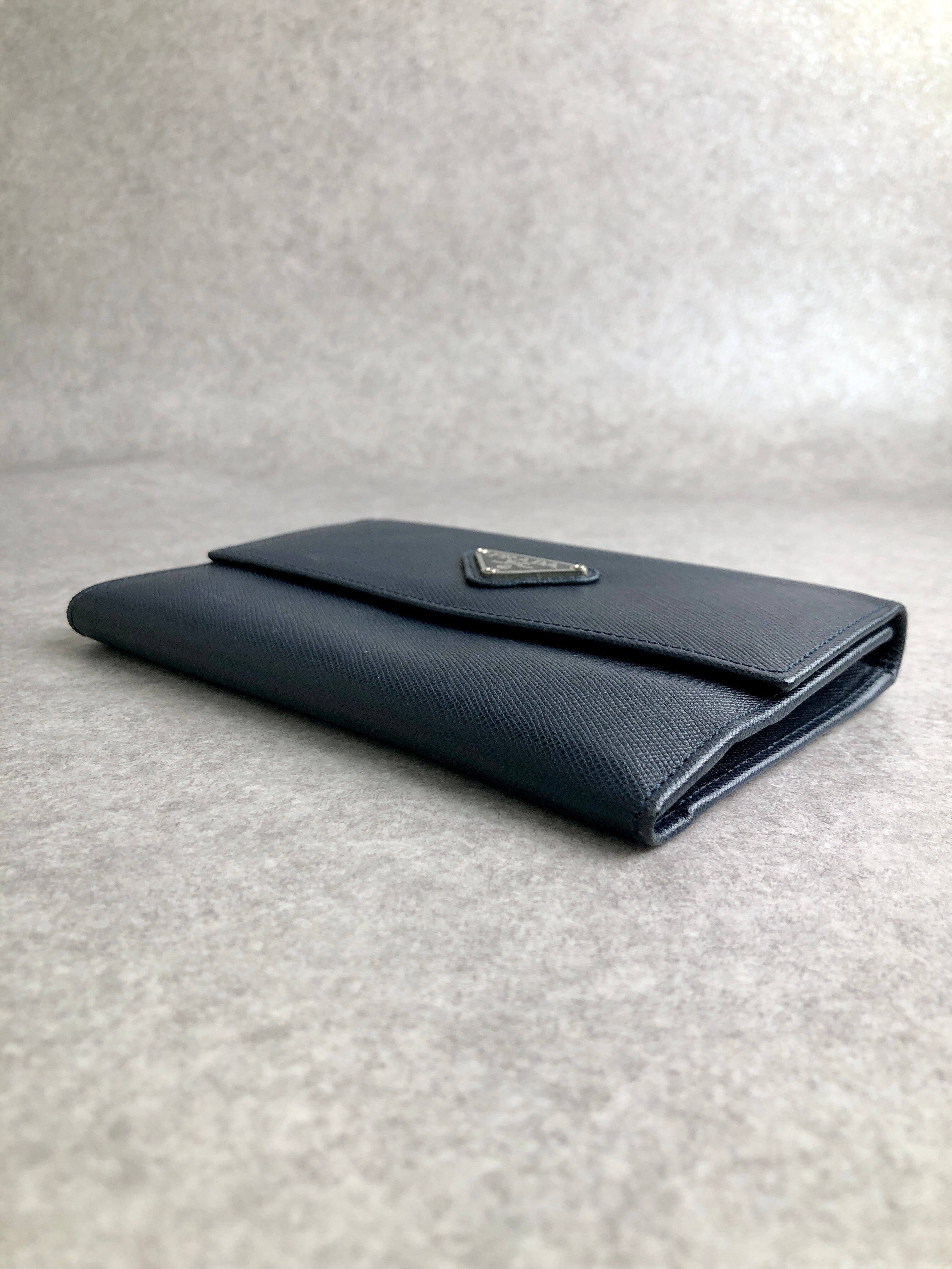 PRADA サフィアーノ 財布☆ 美品☆ 送料関税込☆PRADA サフィアーノレザー 財布 折りたたみ財布 (PRADA