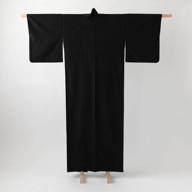 結城紬　無地　黒地　袷着物【中古品】