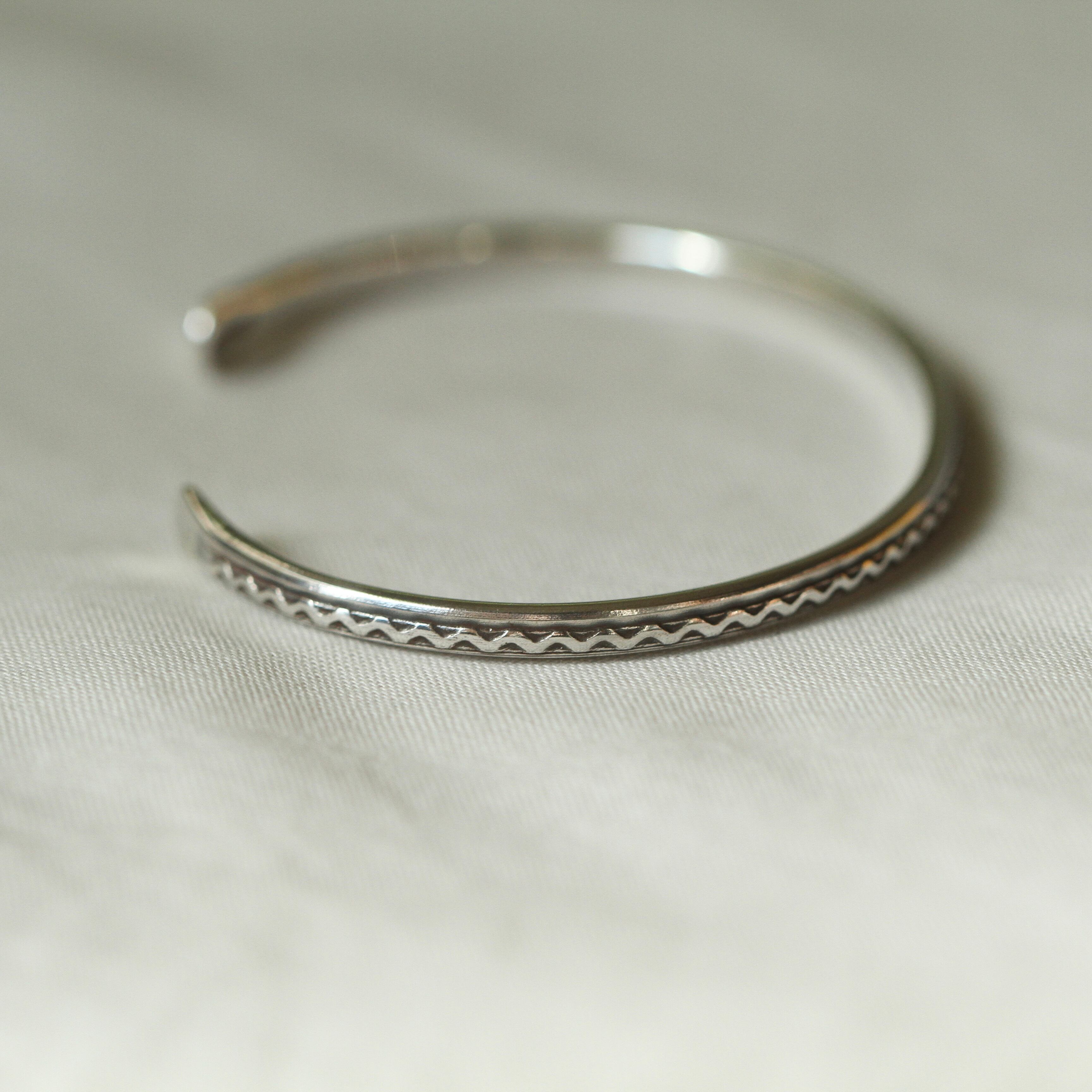 ERICKA NICOLAS BEGAY【 womens 】 stamp bangle 02 / S size | Terminal