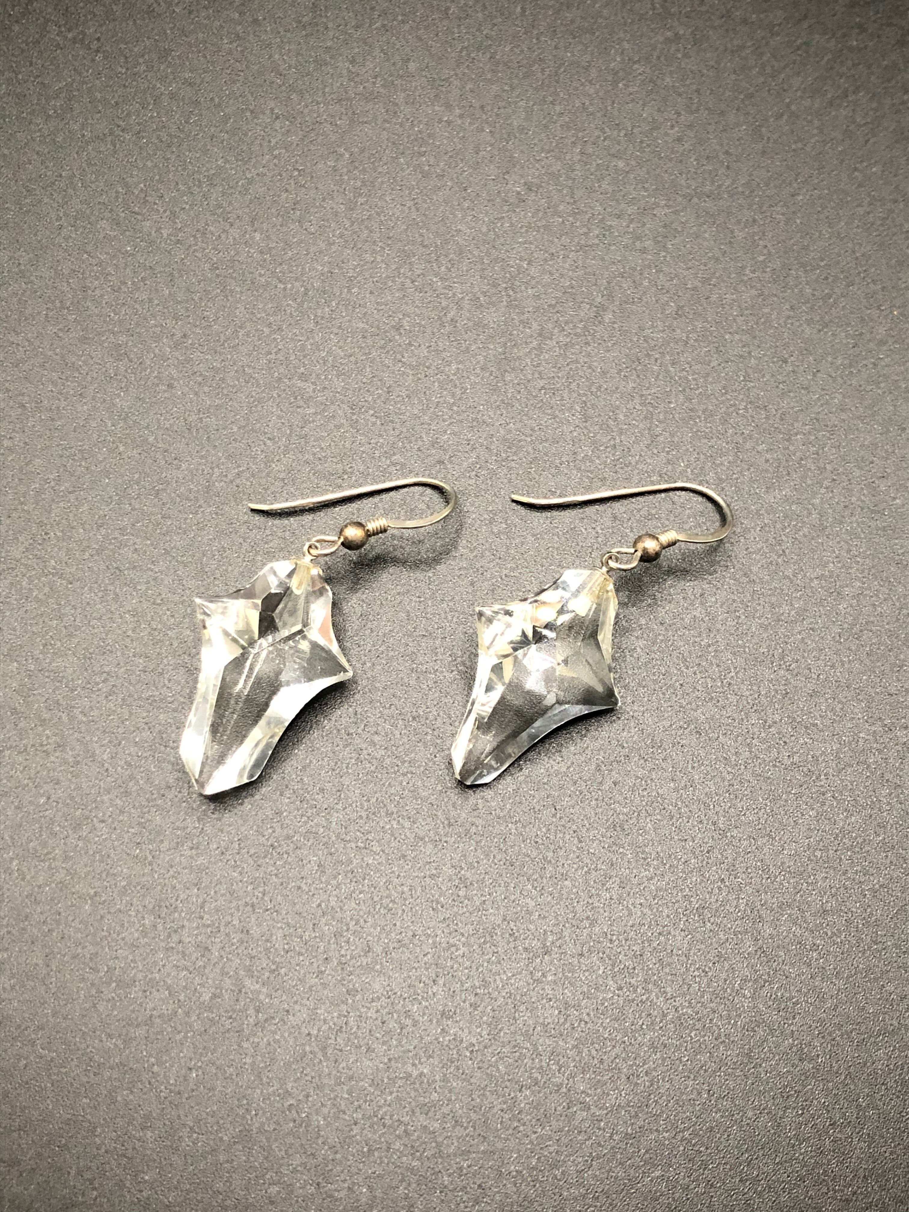 水晶クリオネカットピアス | PAY ID