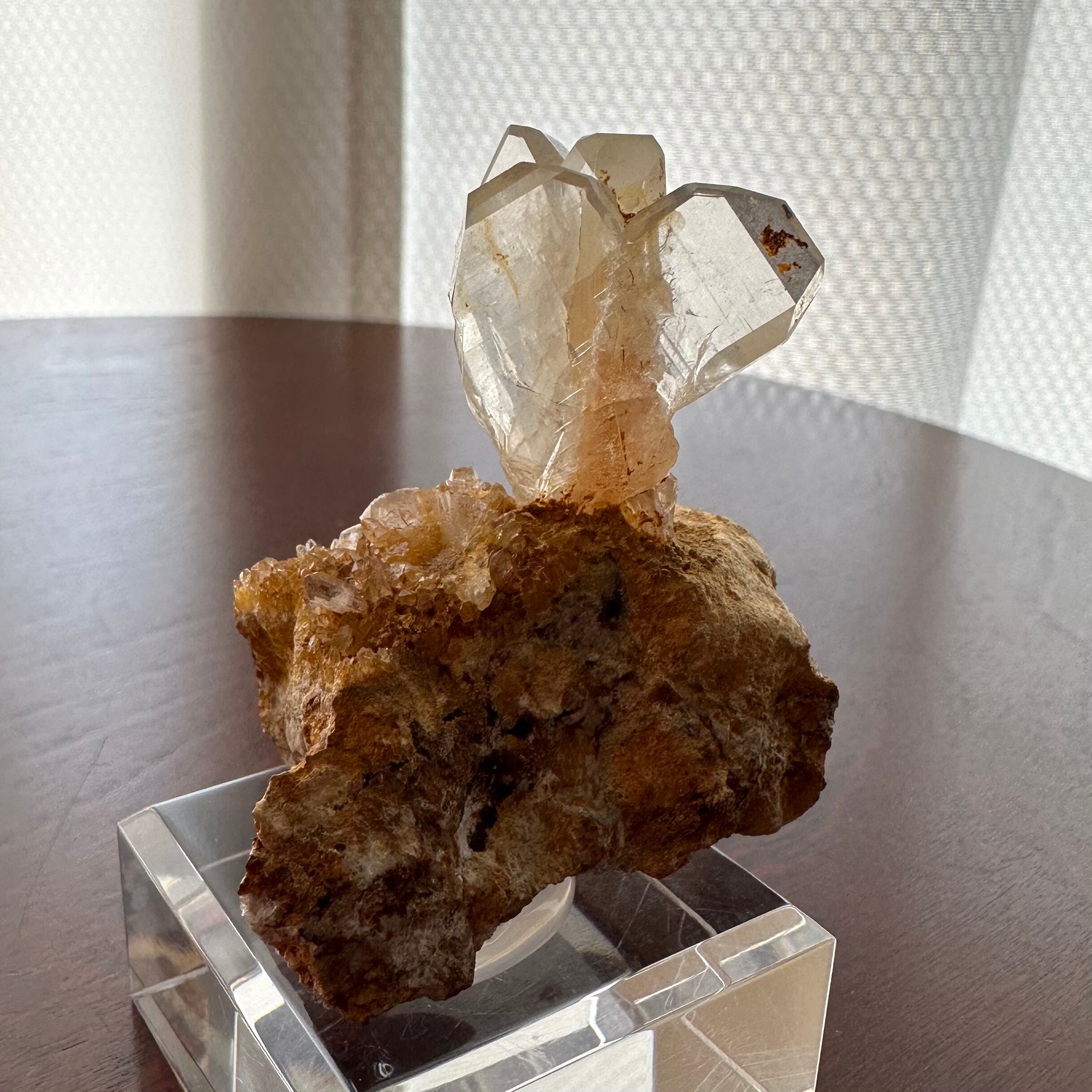 クォーツ / 日本式双晶【Quartz】日本（長崎県）産 | PEANUTS MINERALS