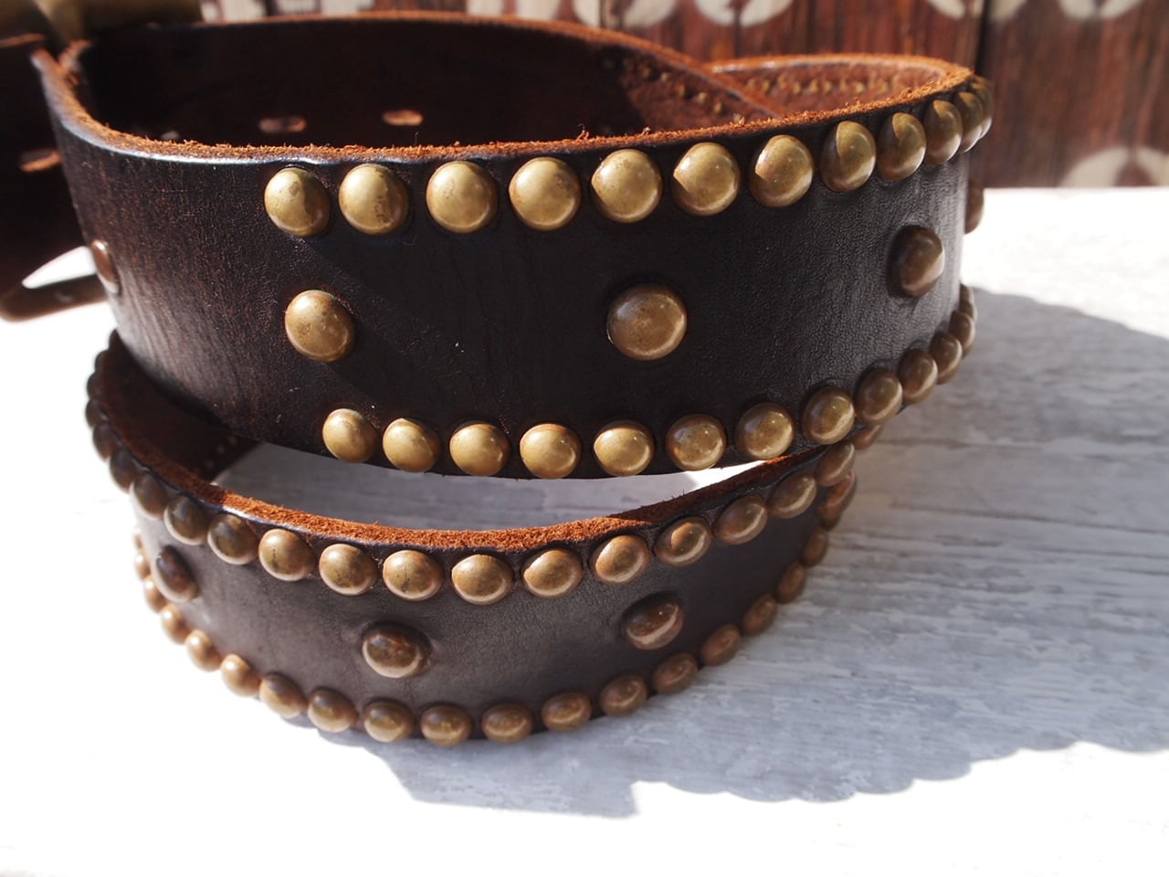 HTC Studs Belt ブラス スタッズレザーベルト ブラックレザー 茶芯