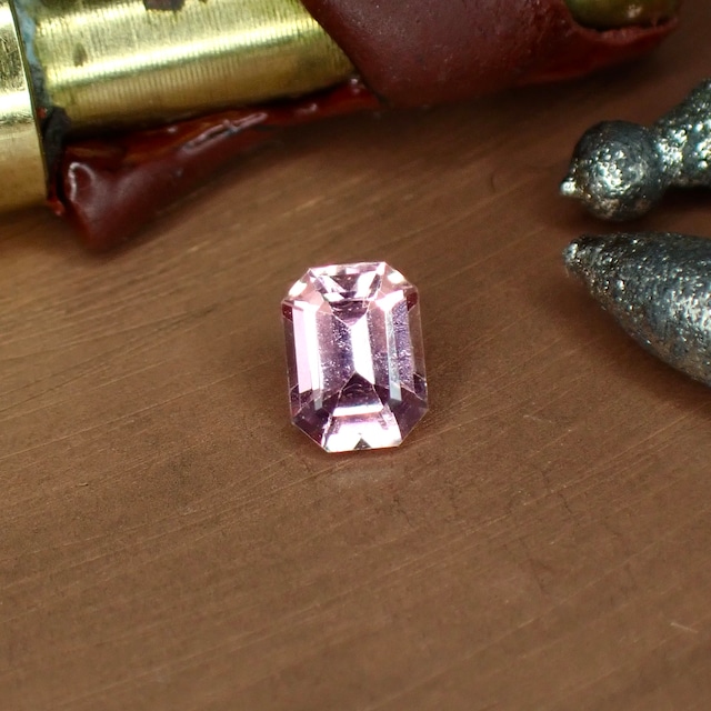 瑞々しい蓮花色の煌めき　0.23ct 天然 パパラチァサファイア DGL鑑別書付属