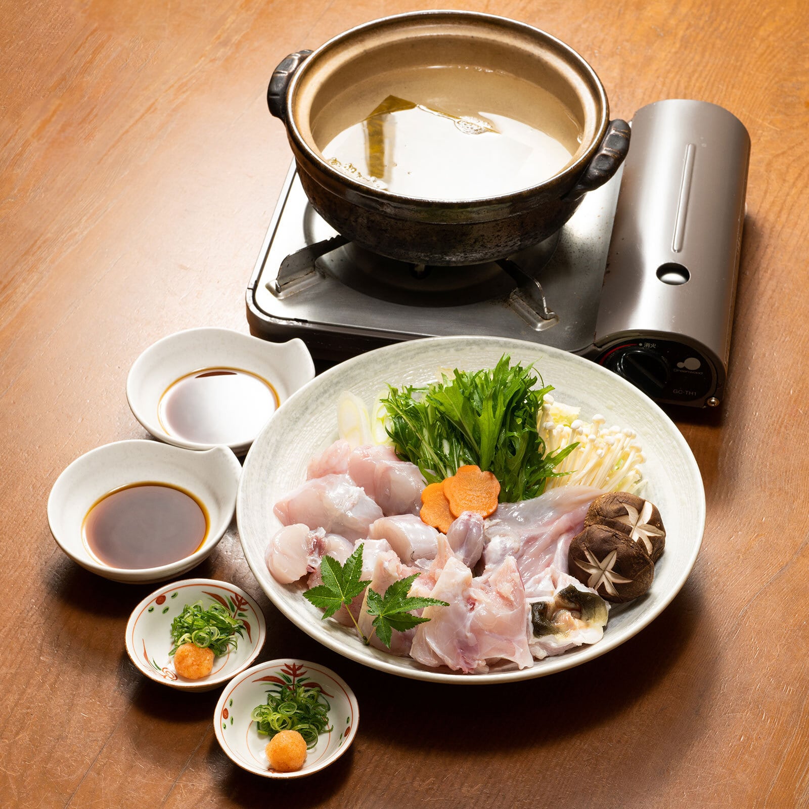 「国産ふぐ鍋セット」2人前/ふぐ/プレゼント/ギフト/鍋/国産/本格料理/忘年会/年末年始/てっちり/老舗