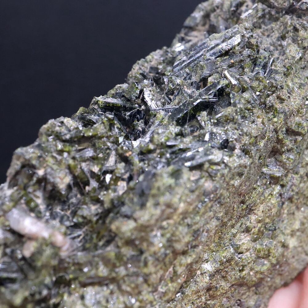 自主採掘！ エピドート 緑簾石 173,5g EPD022 原石 鉱物 天然石