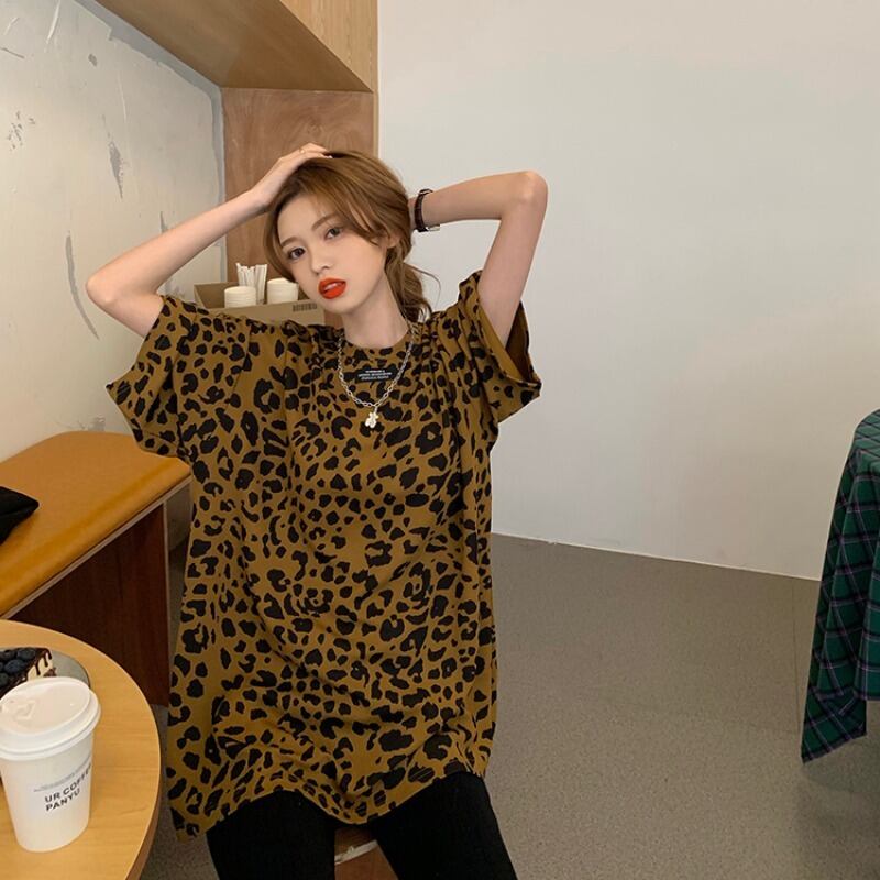 レオパードプリント柄Tシャツ シャツ スタンダードスタイルルーズロングトップス スプリング レトロ 春物 ブラックストロベリース77379598463