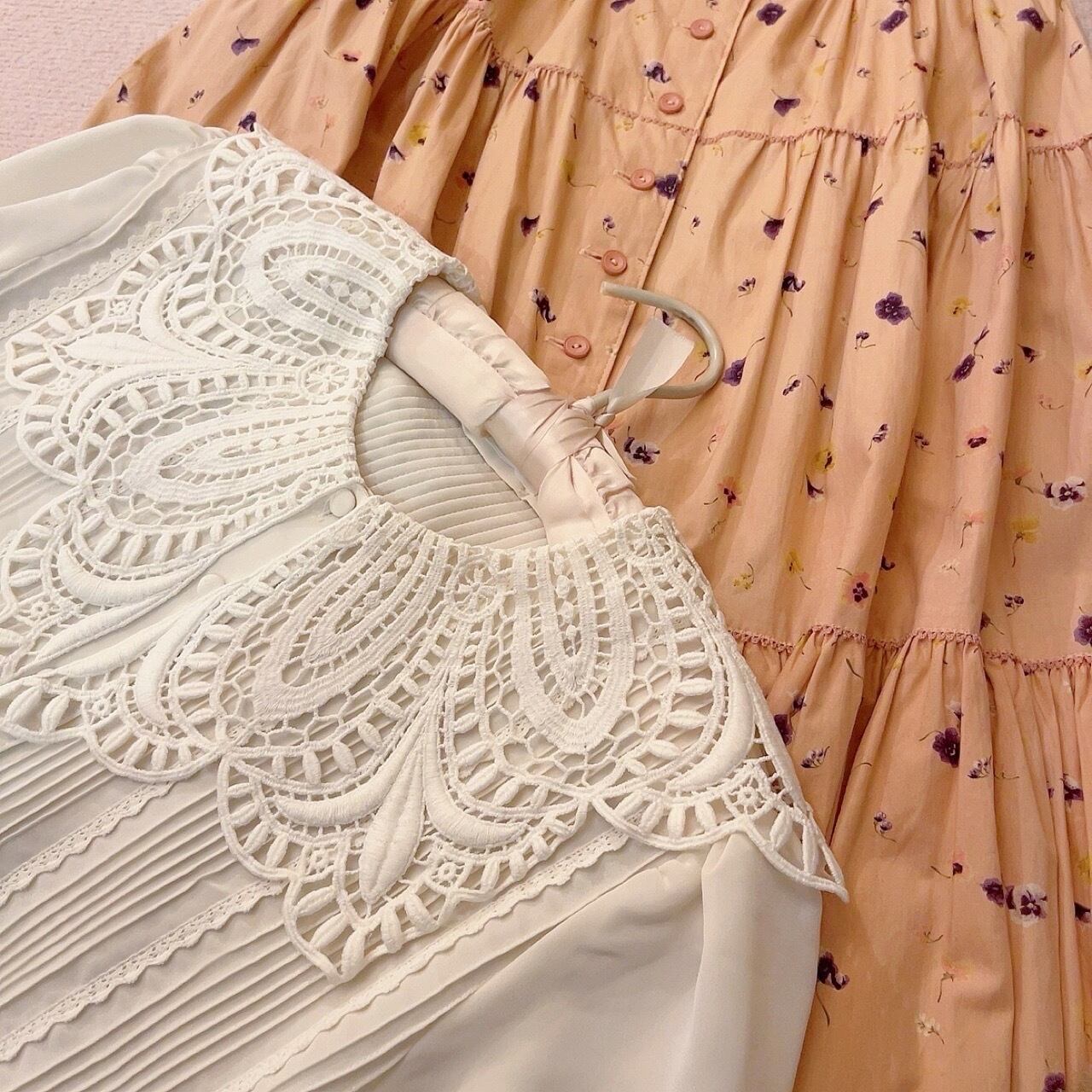 cream big lace collar blouse