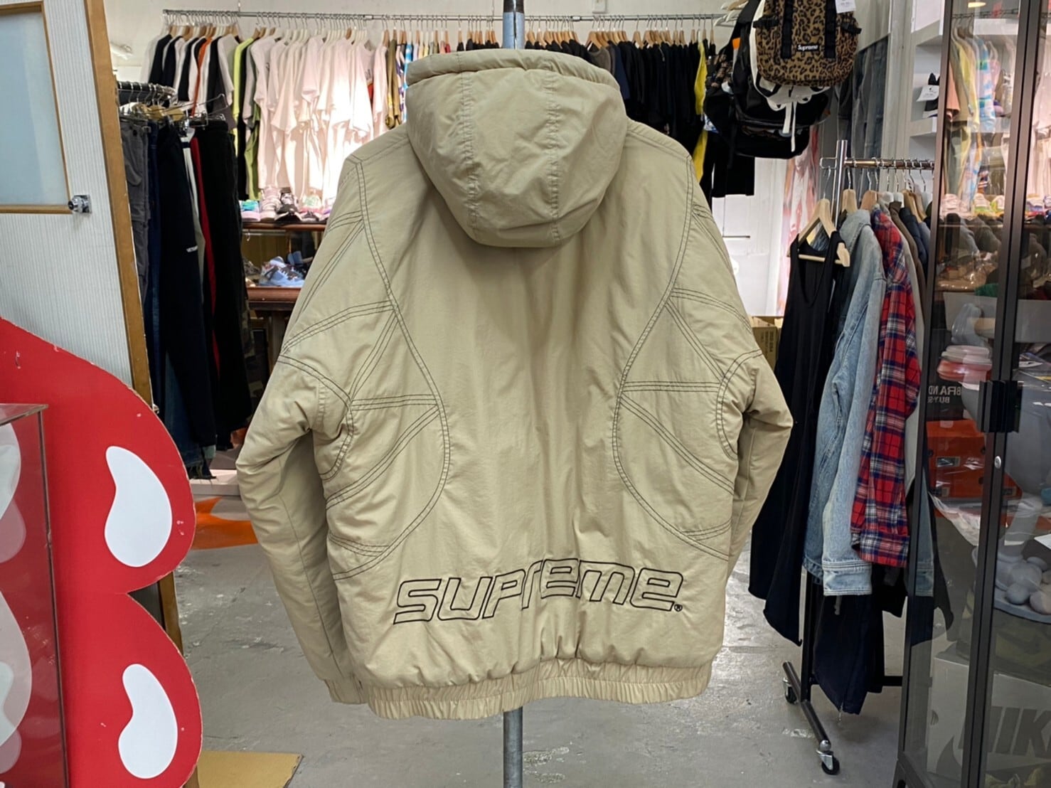 Supreme ZIG ZAG STITCH PUFFY JACKET LARGE TAN 33705 | BRAND BUYERS 
