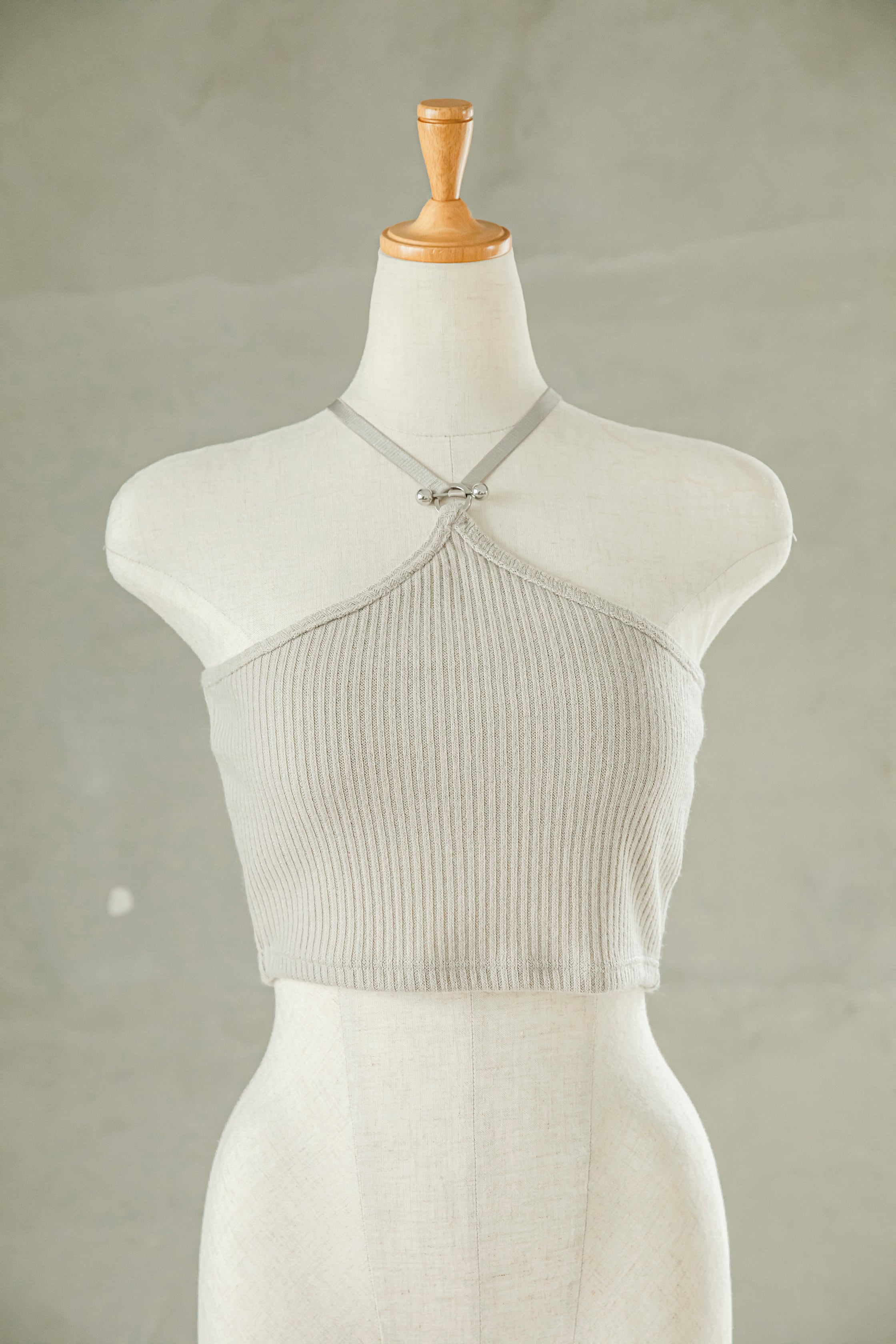 Geminitale ジェミニテール ホルターネックニットキャミソール Geminitale ジェミニテール ホルターネックニットキャミソール