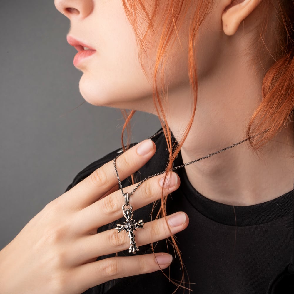 モンスト ✕ ARTEMIS KINGS　ネックレス　アヴァロン Amazon.co.jp: モンスト ARTEMIS KINGS ネックレス アヴァロン