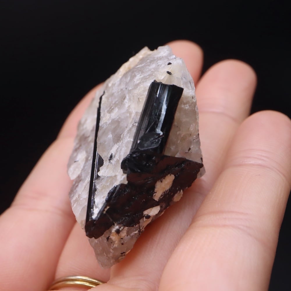 ブラックトルマリン 電気石 母岩クォーツ水晶 37.3g T815 鉱物 天然石