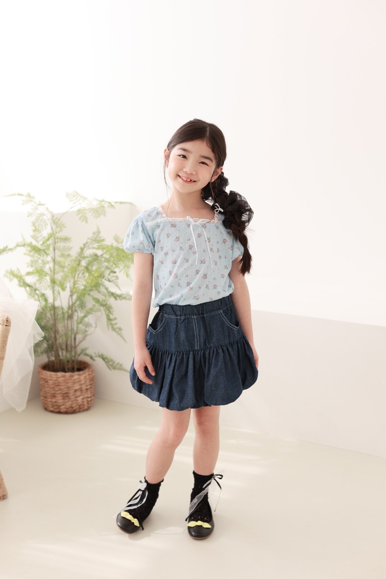 [DALLA] Eyelet Flower Tee / [달라] 아일렛꽃티