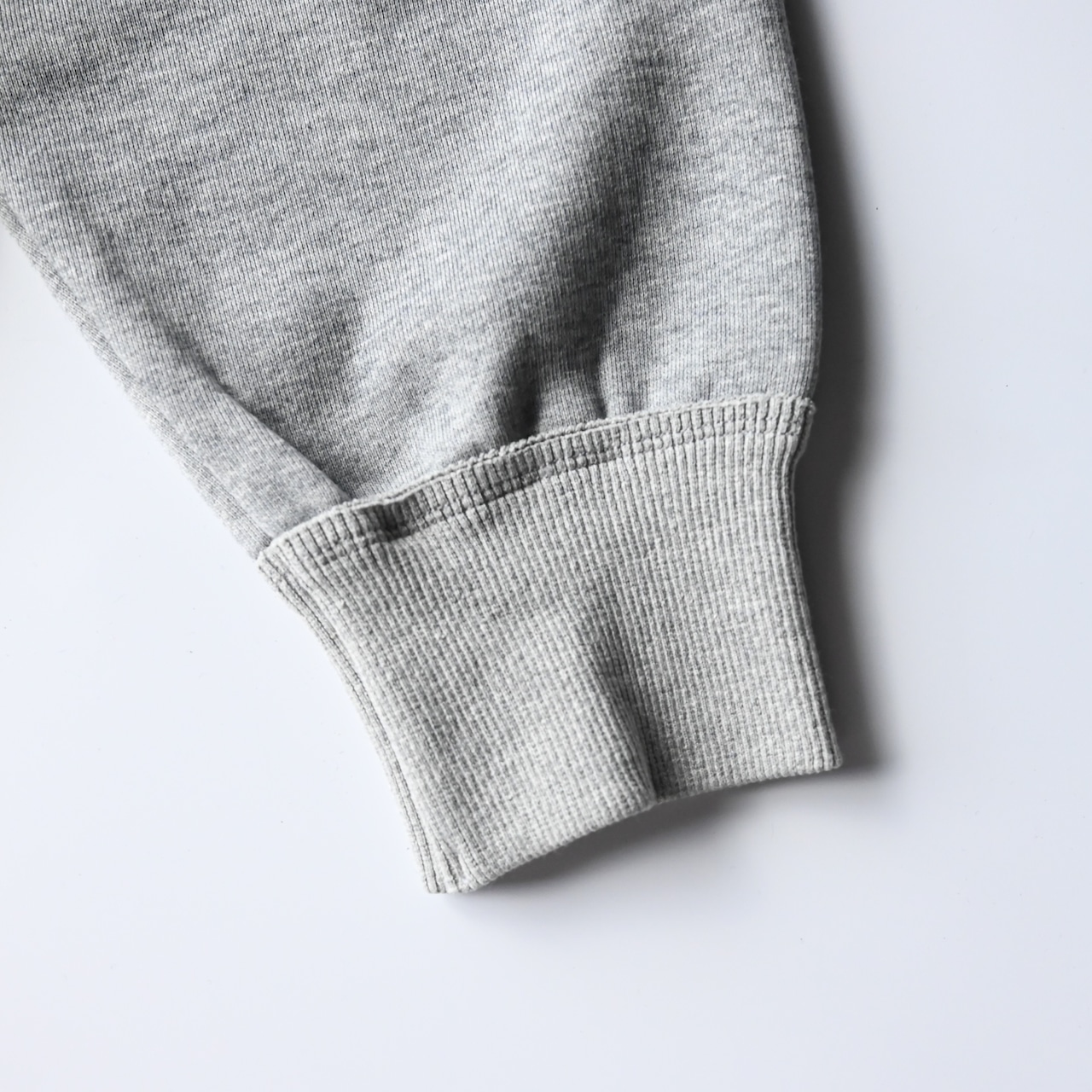 UNTRACE / 210(クルーネックスウェット)