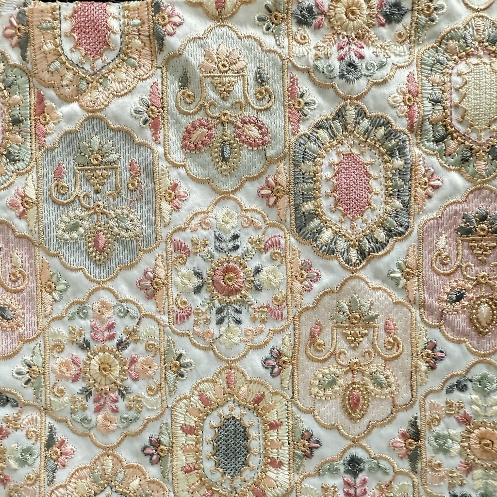 インド刺繍生地 フェアリードリーム クリーム 7144