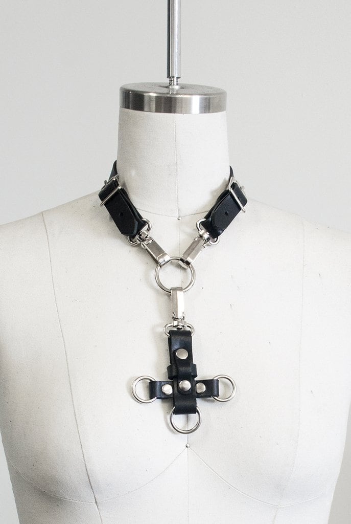 ZANA BAYNE pendant harness | angura (アングラ) street fashion