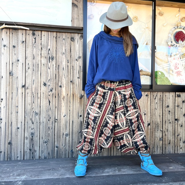 ヤクアラジンパンツ