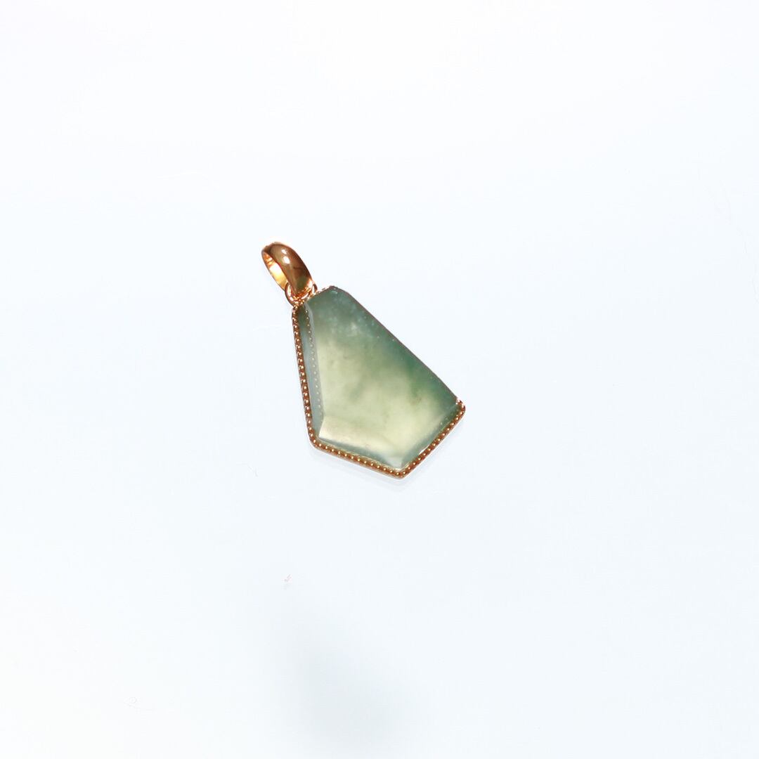 翡翠ラフカットシリーズペンダントトップ K10YG rough moss green A貨